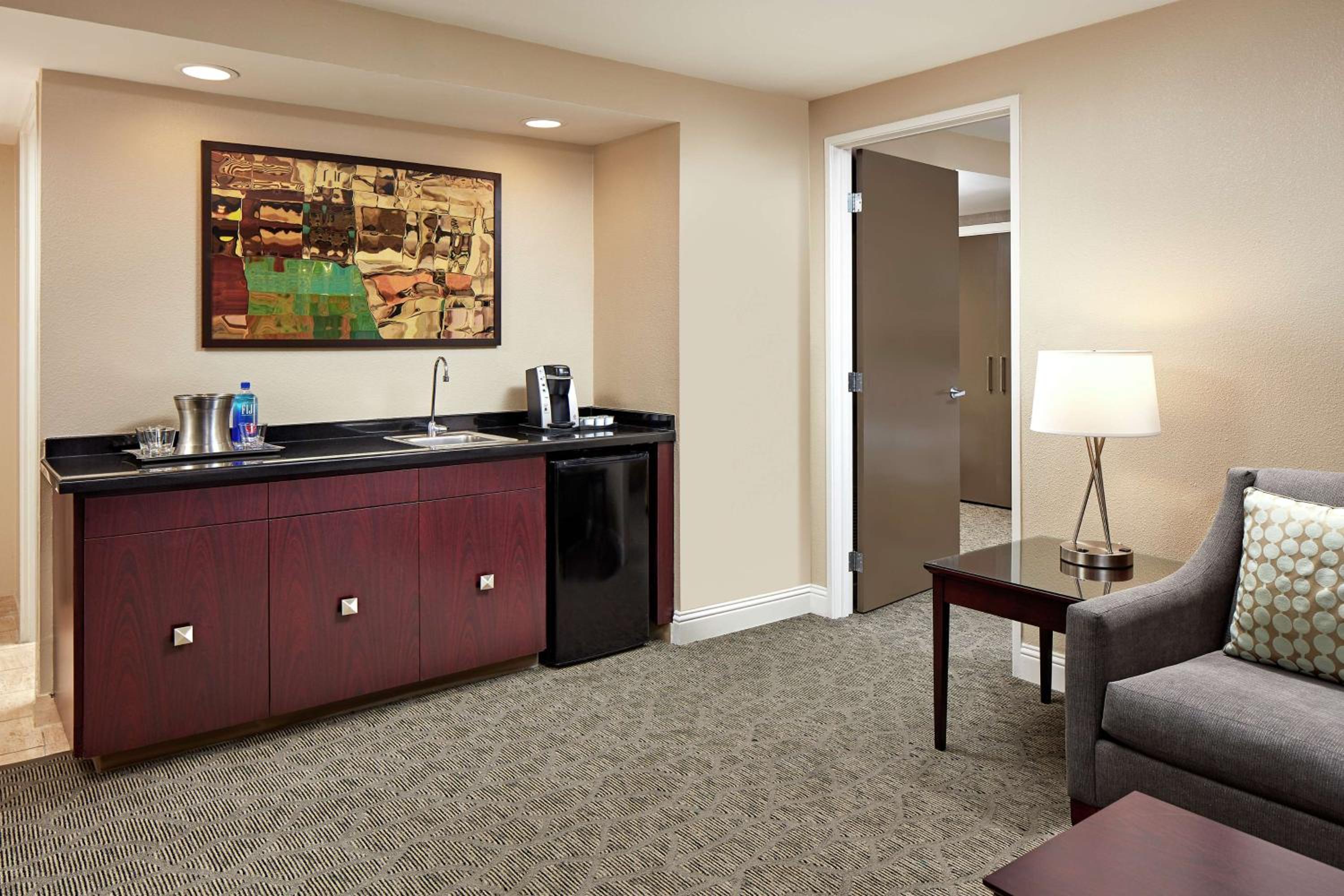 One-Bedroom Double Suite with Two Double Beds - Photo 4