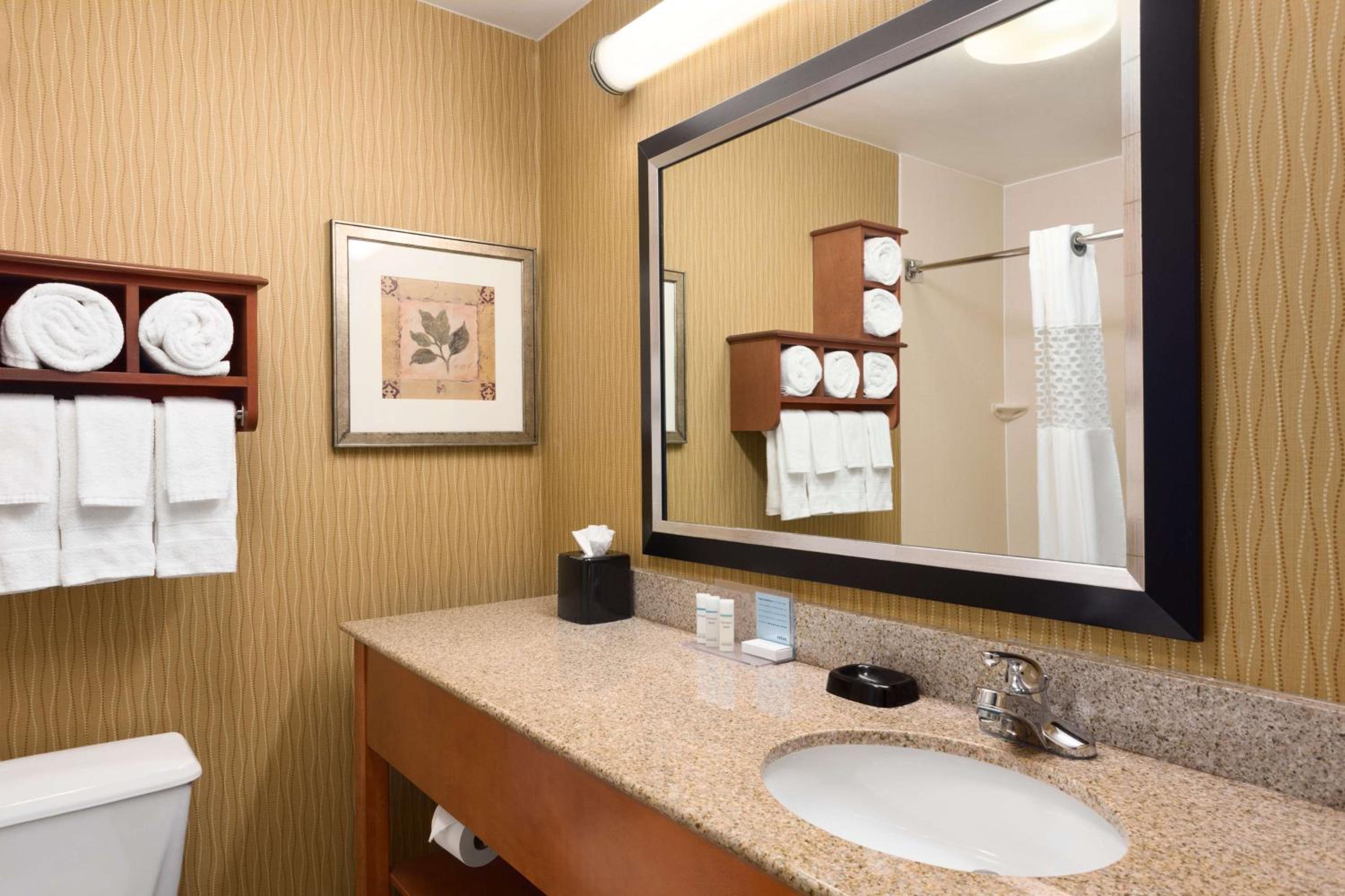 King Room with King Bed - Non-Smoking - Photo 2