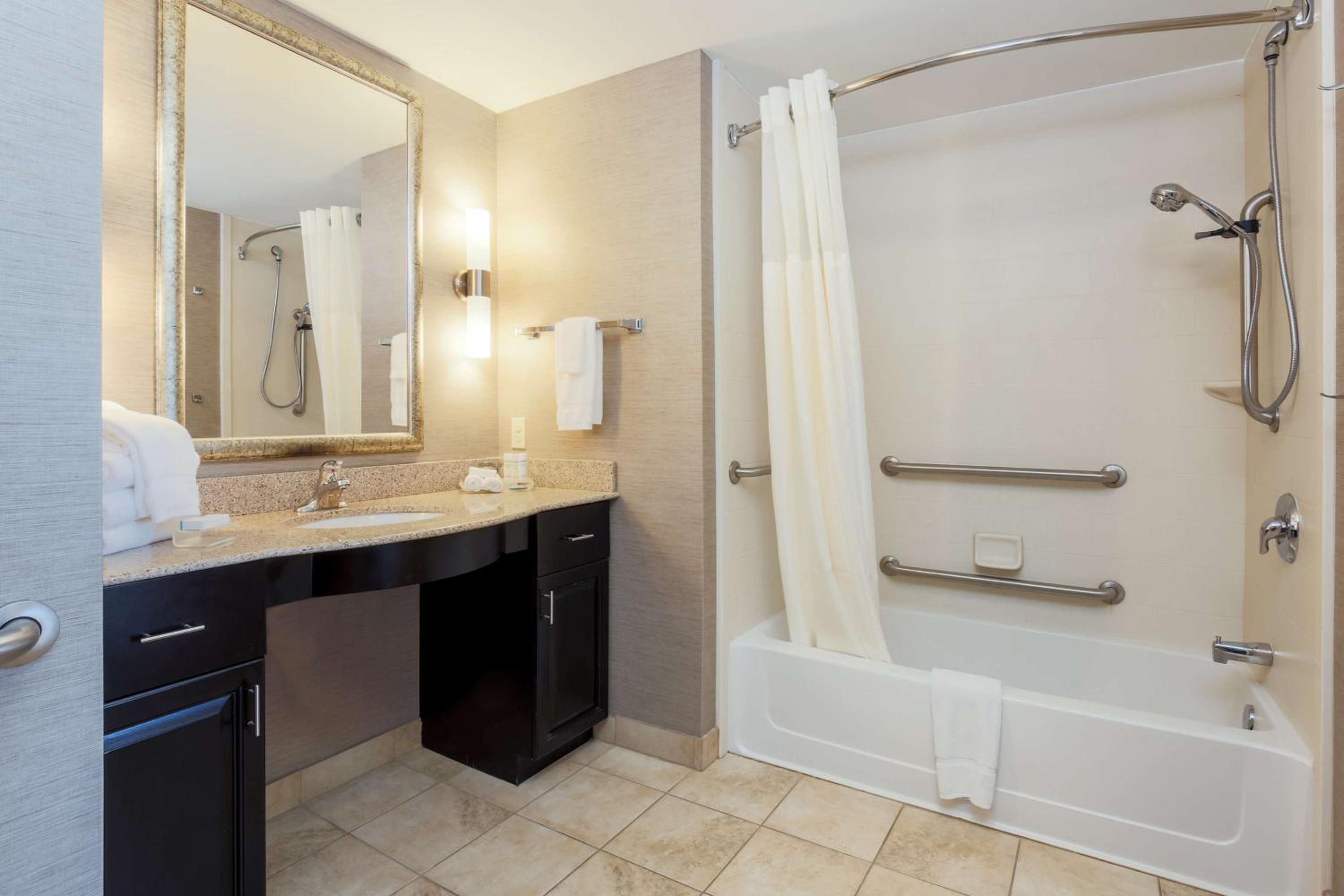 King Studio Suite - Hearing Access/Non-Smoking photo 3