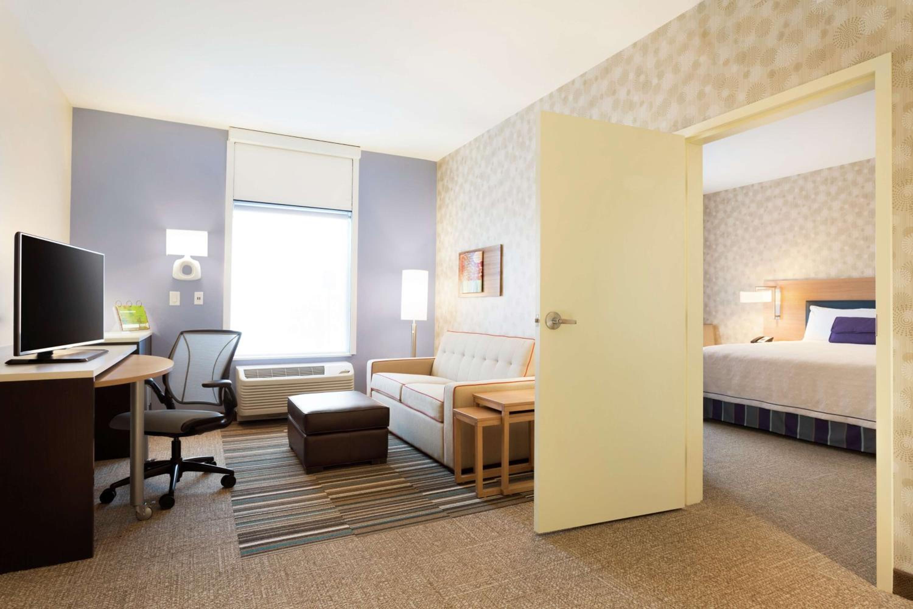 One-Bedroom King Suite - Non-Smoking photo 1