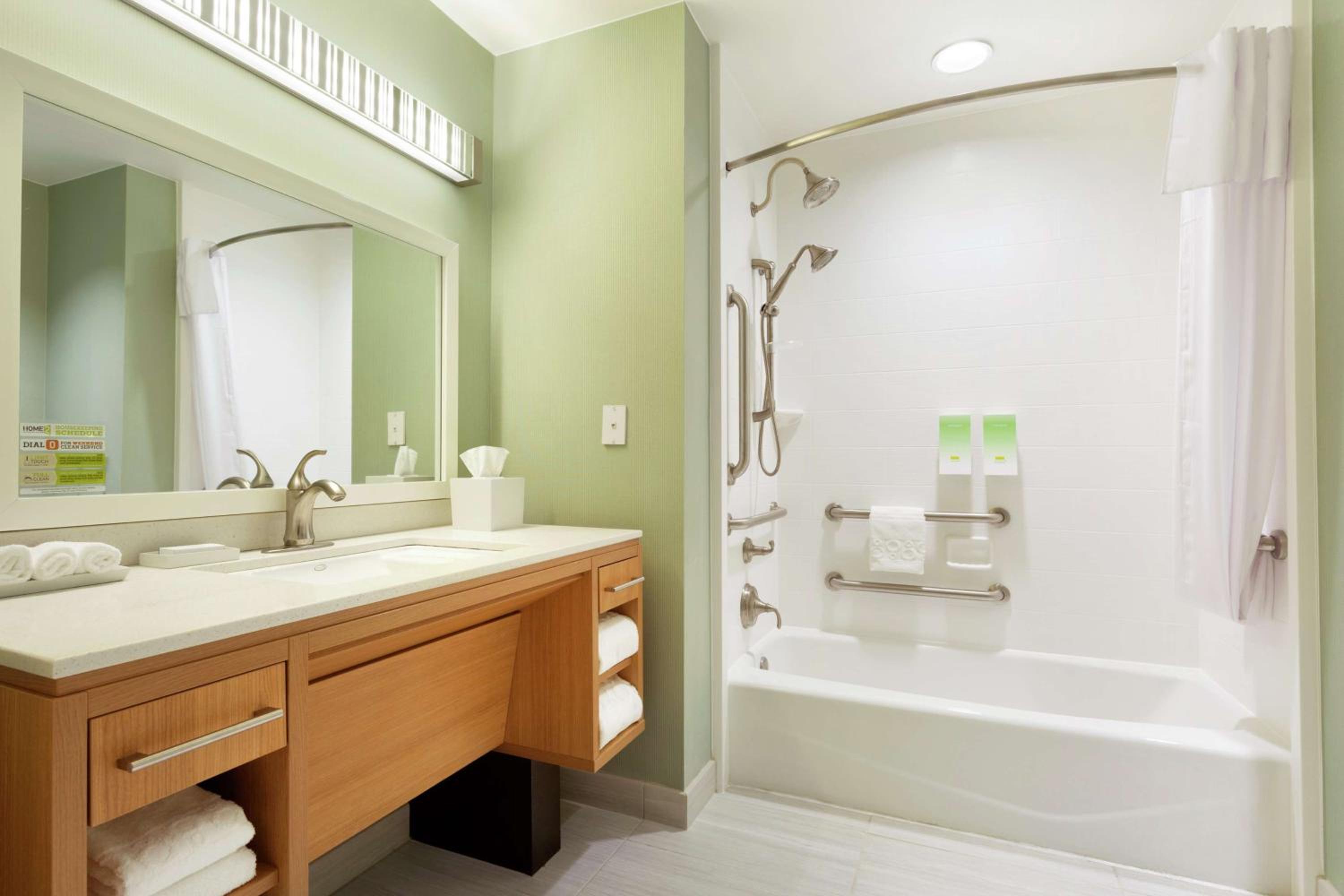 King Studio Suite - Hearing Access/Non-Smoking photo 2