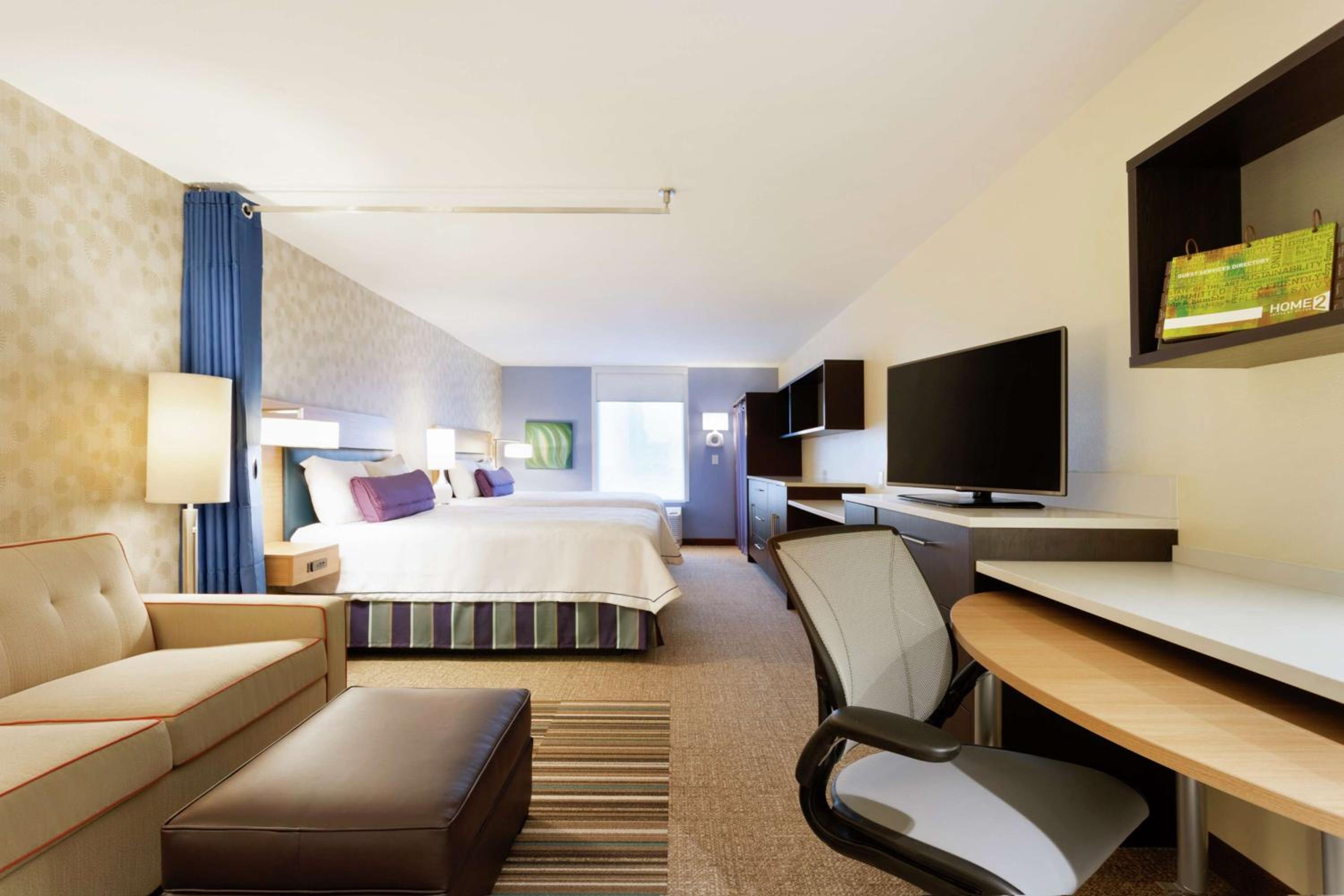 Queen Studio with Two Queen Beds - Non-Smoking photo 1