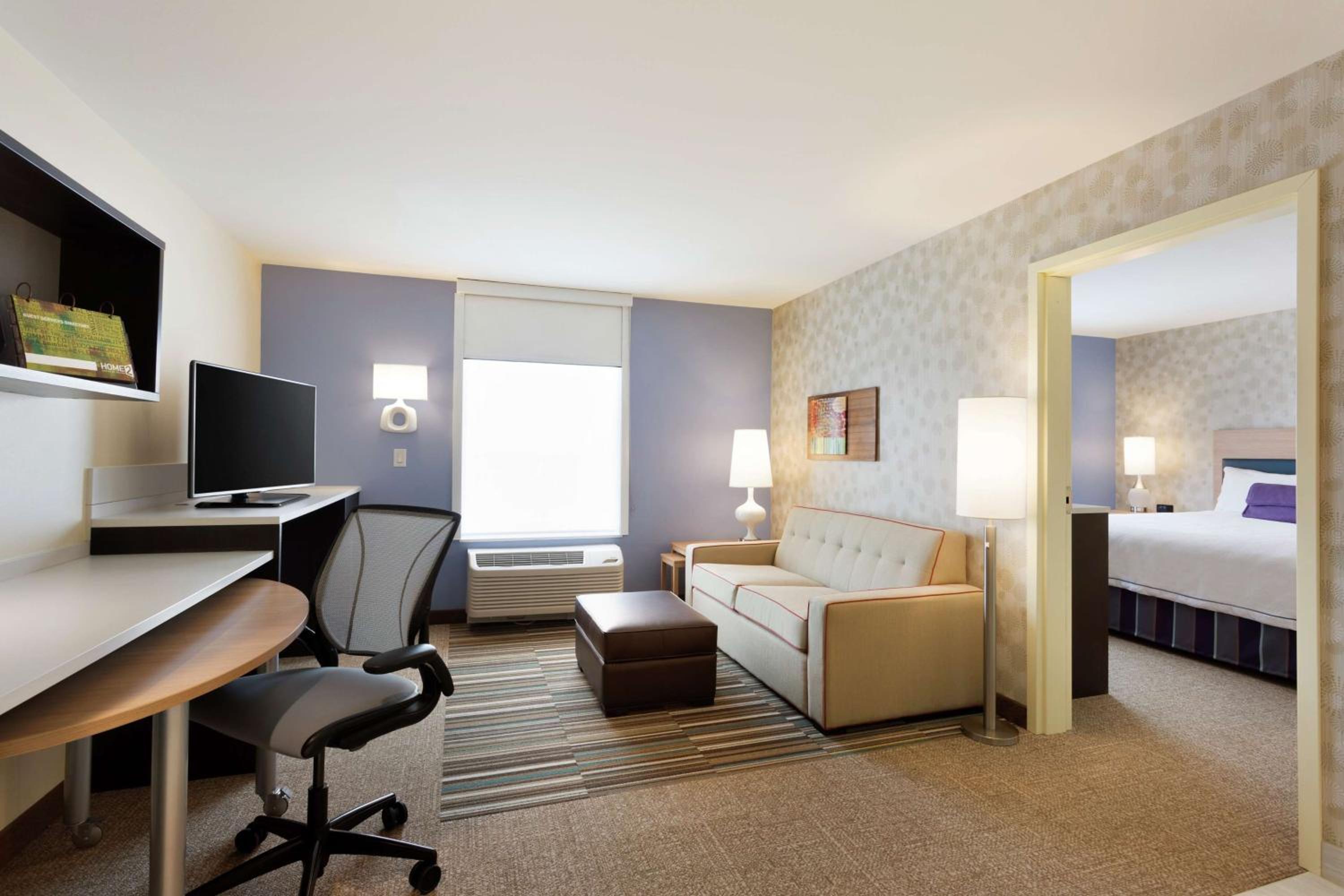 One-Bedroom King Suite - Non-Smoking photo 2