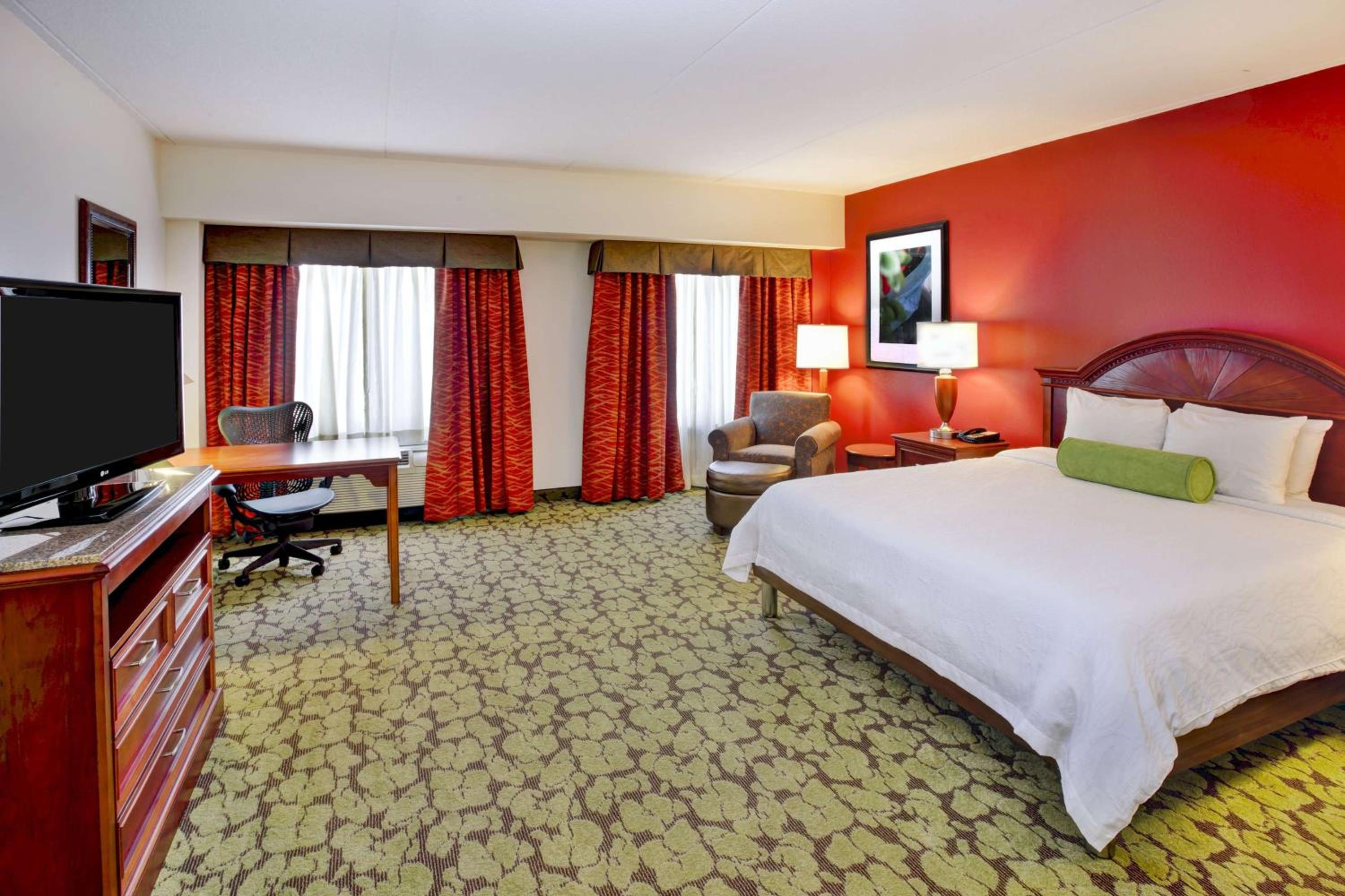 King Room With Tub - Mobility And Hearing Access