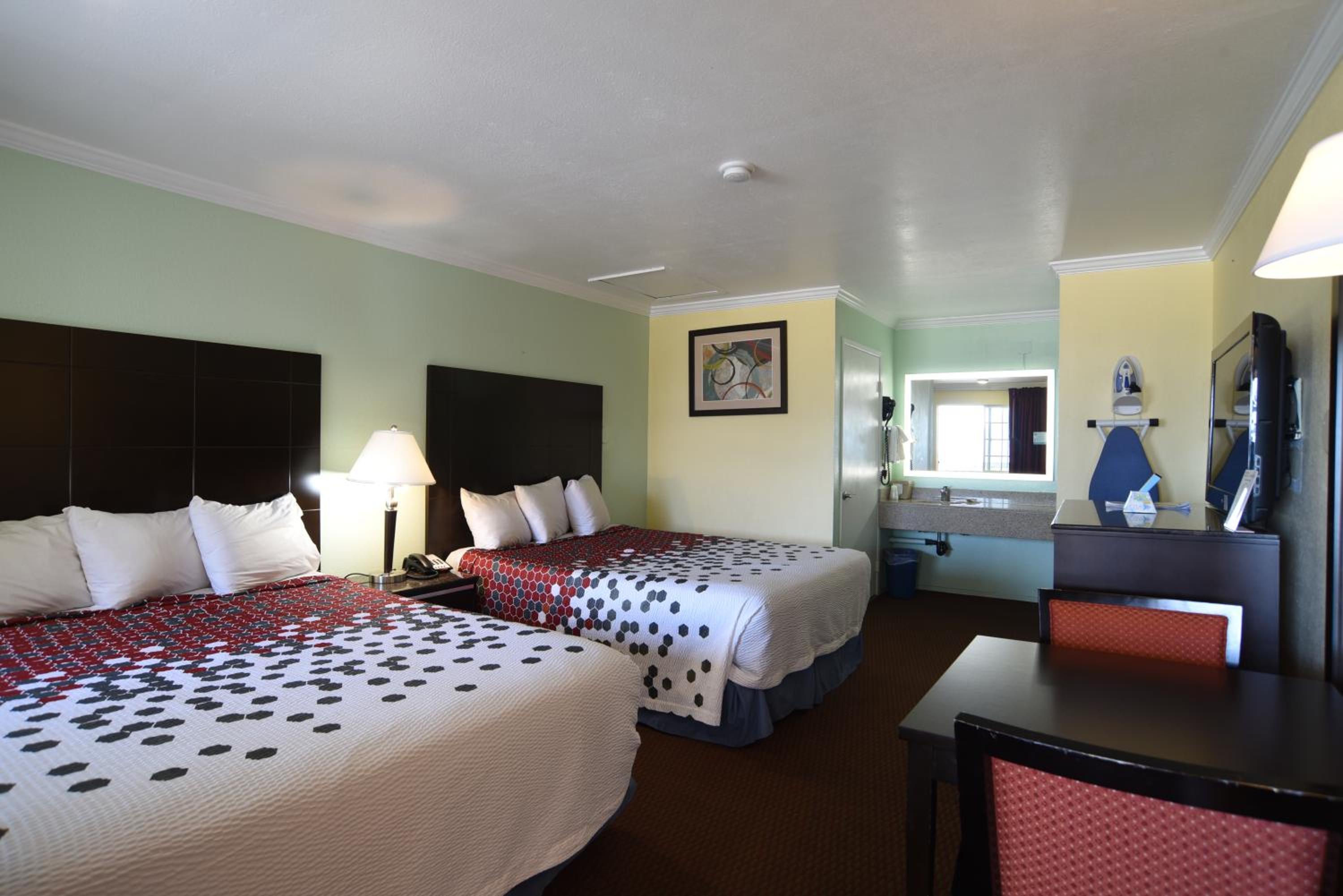 Queen Room - Photo 3