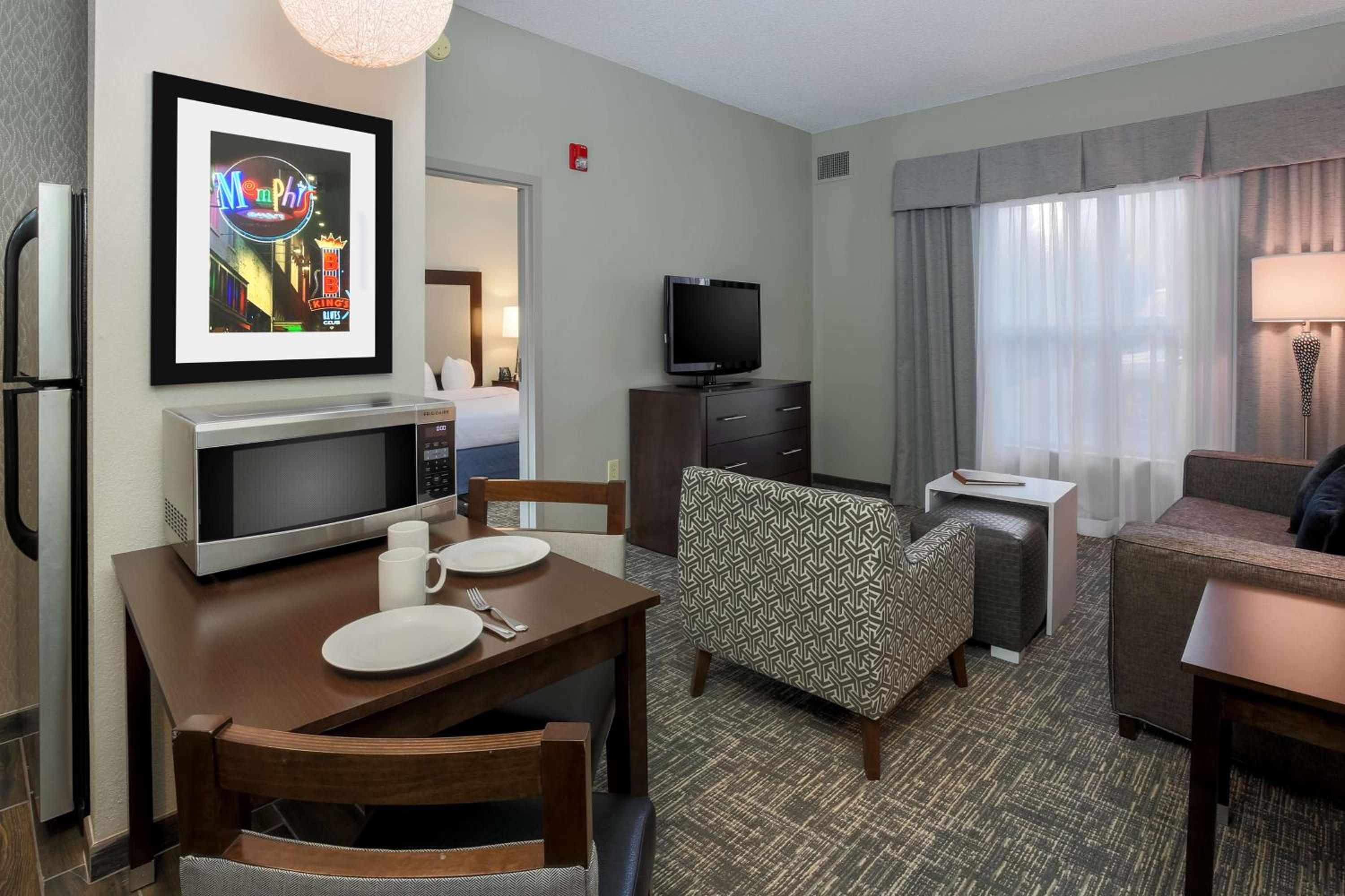 Suite with Two Queen Beds and Tub - Mobility and Hearing Access/Non-Smoking photo 1