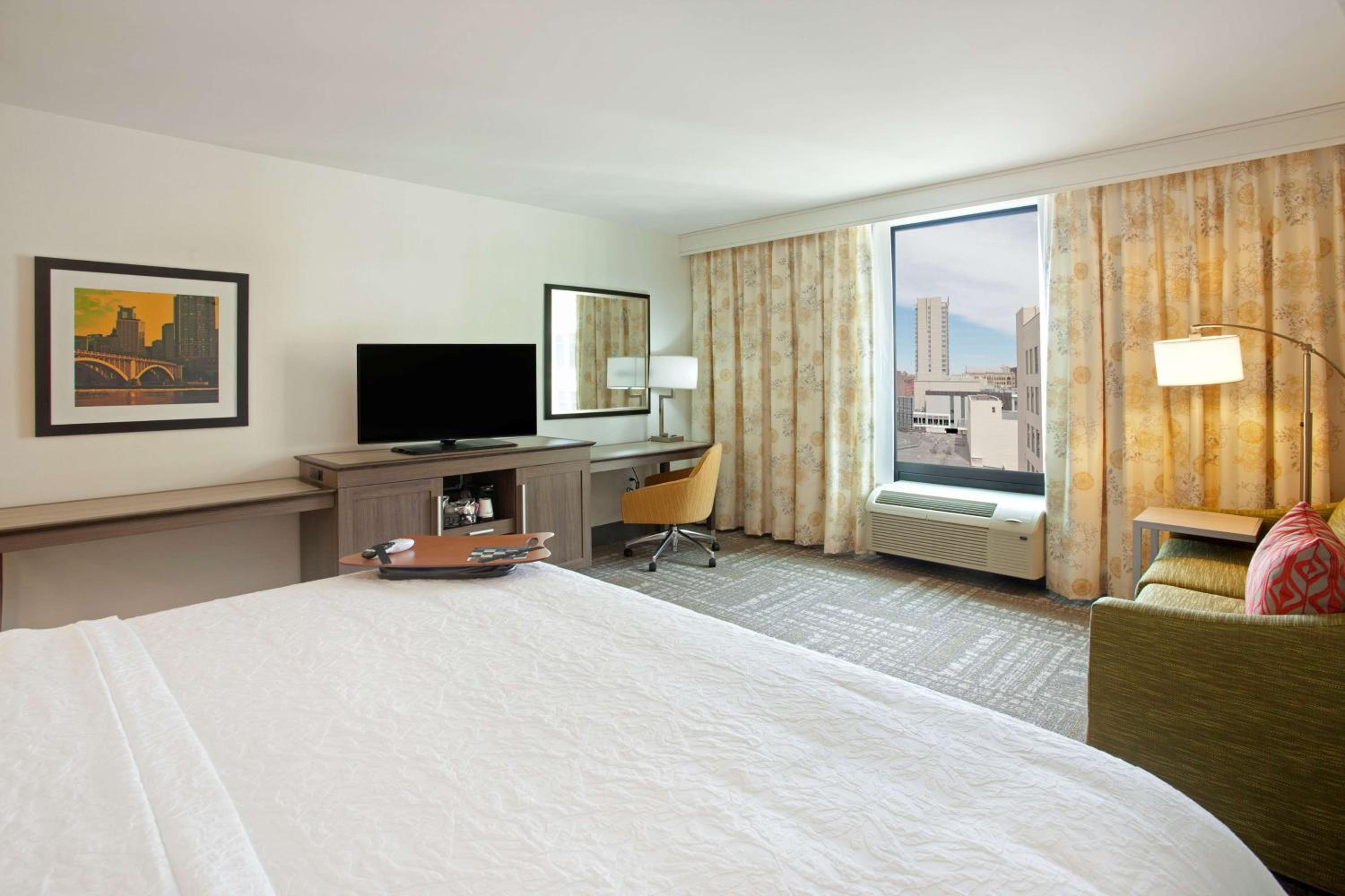King Room with Sofa Bed - Non-Smoking