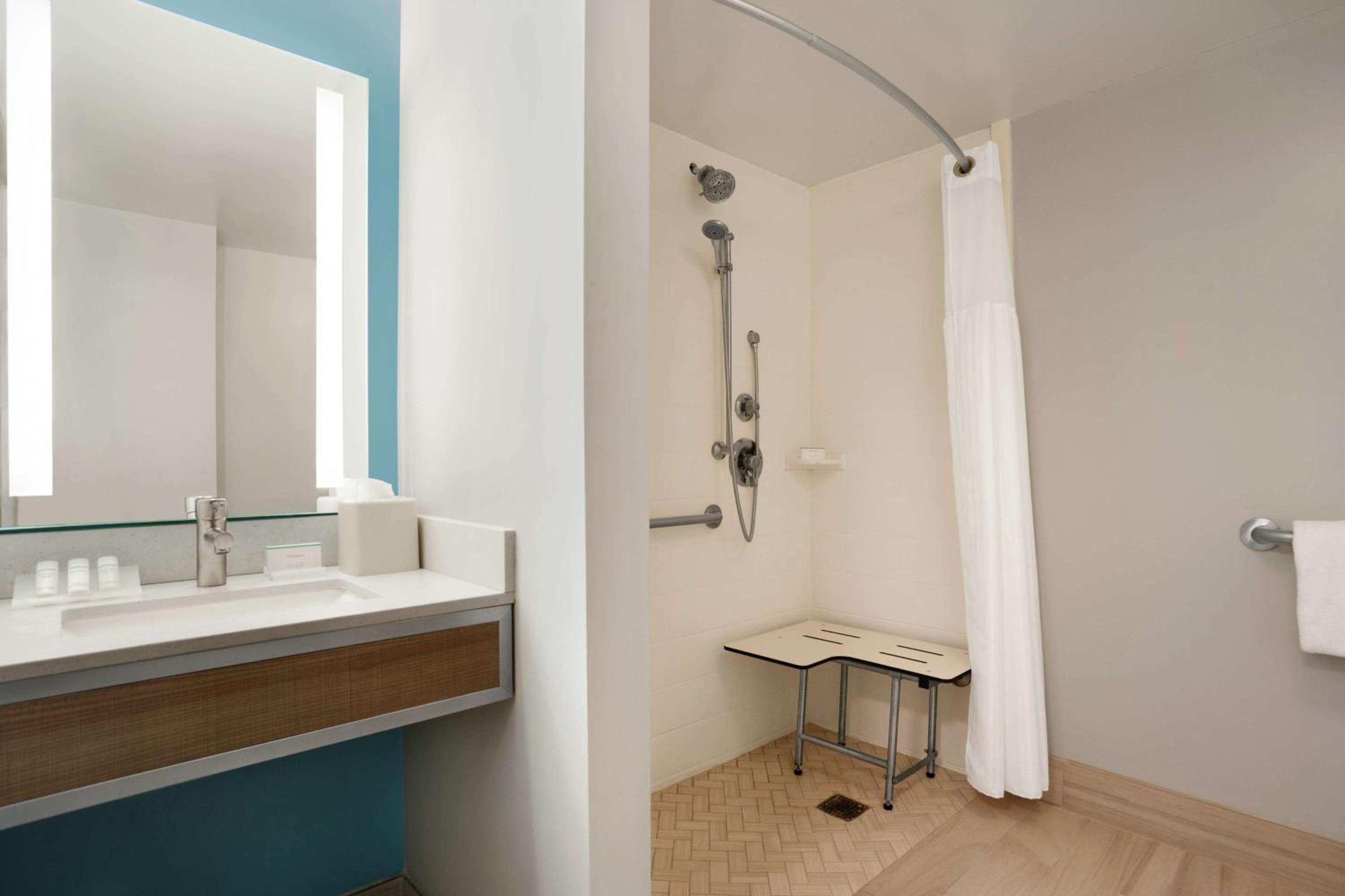 Two Queen Suite - Hearing Accessible 