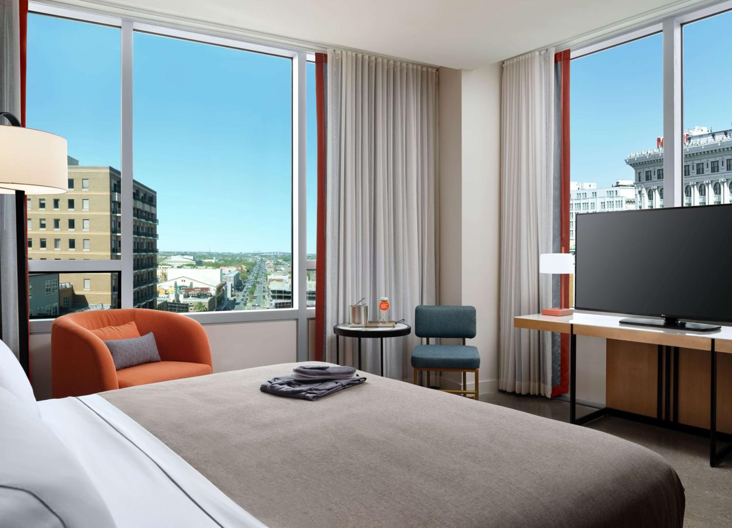 Premium Corner King Room - Photo 1