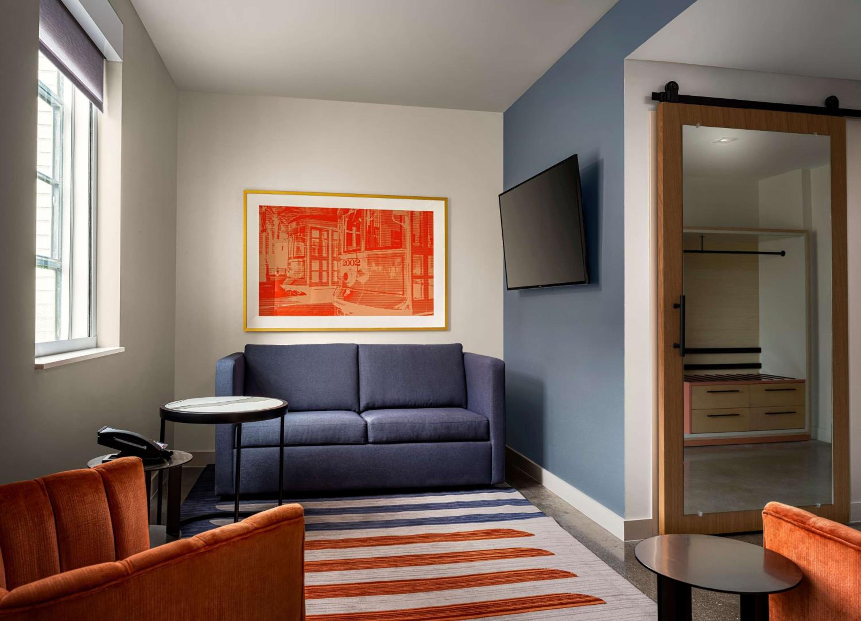 One-Bedroom King Suite - Photo 4