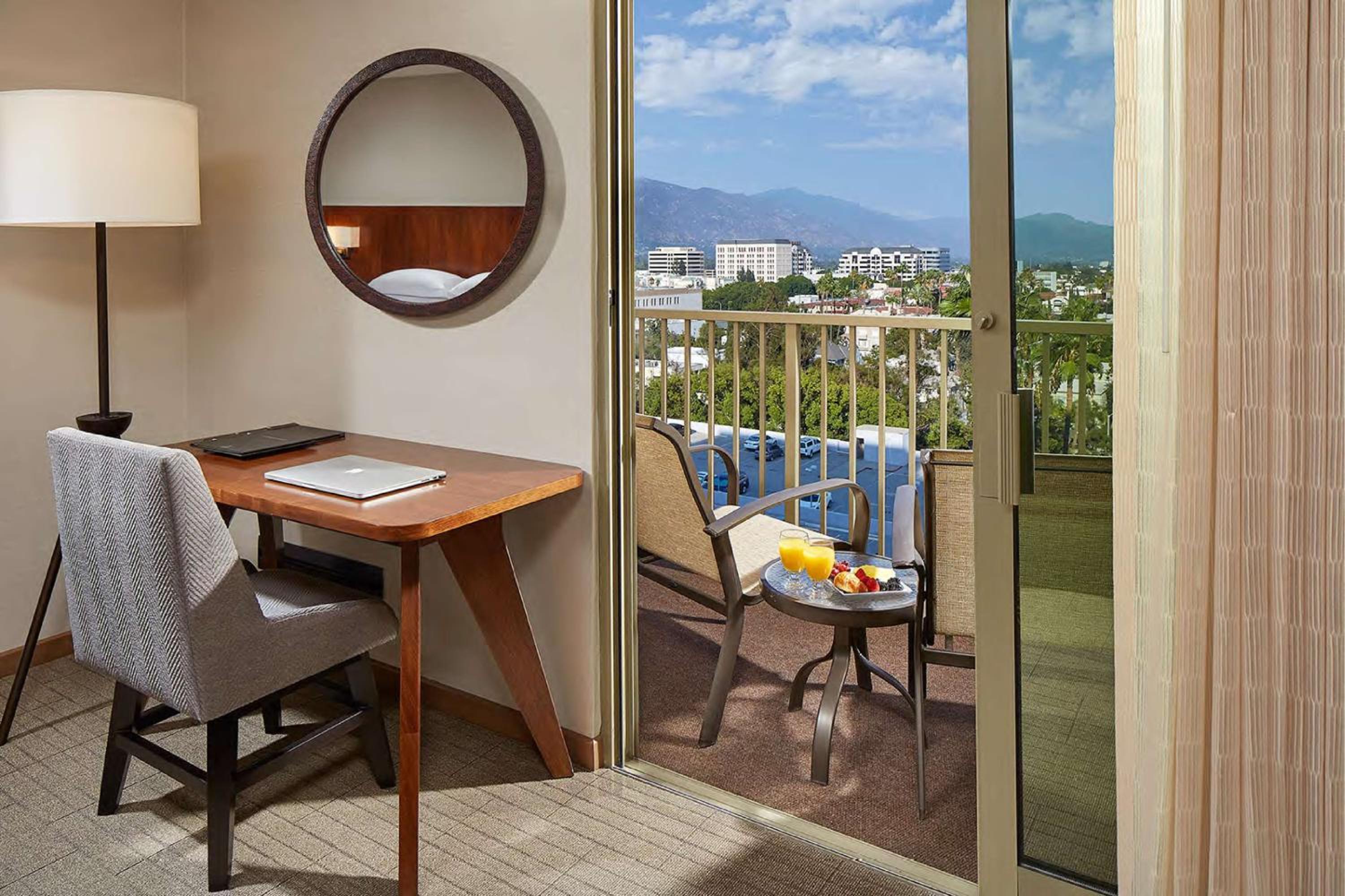 King Room with Mountain View - Photo 2