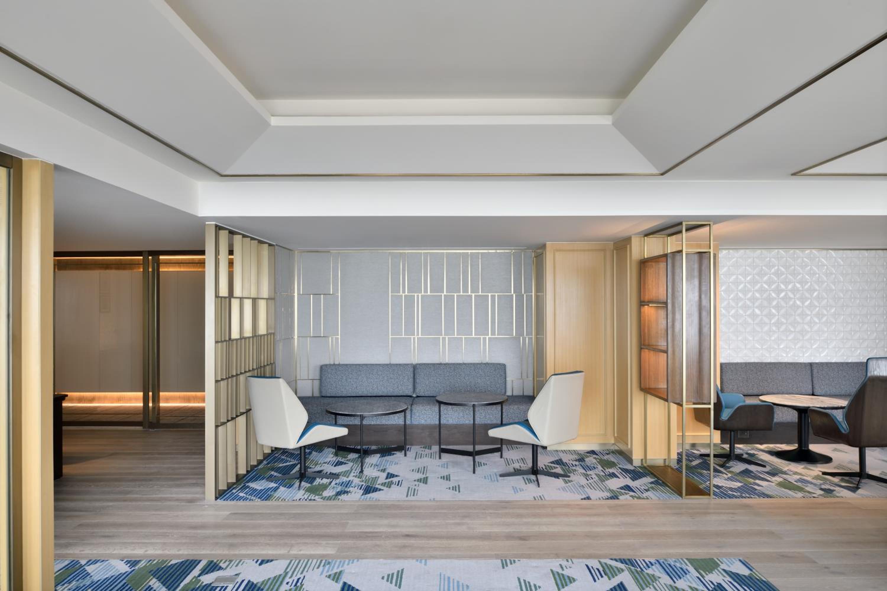Executive King Room - Lounge Access X Complimentary Golden Temple transfers - Photo 1