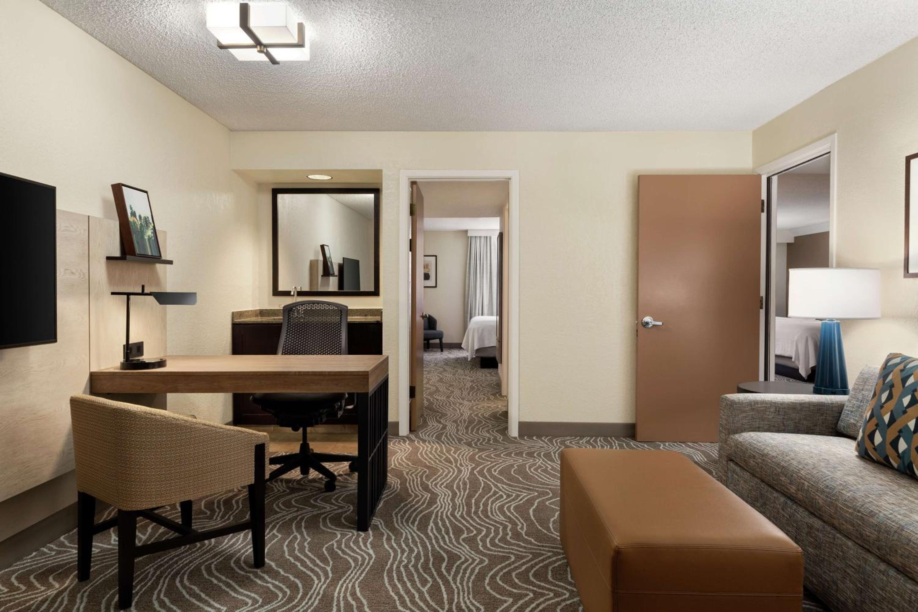 Two-Bedroom King Suite - Photo 4