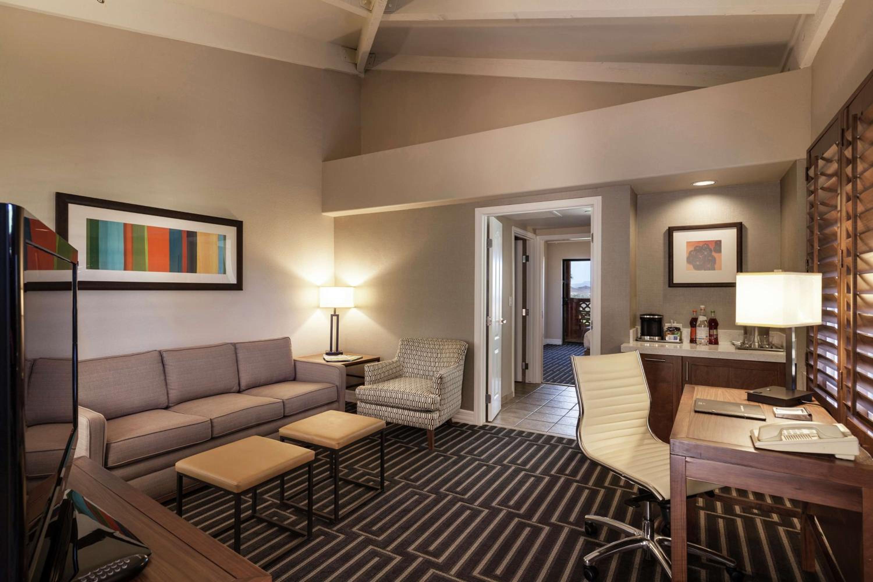 Superior Queen Suite with Two Queen Beds photo 1