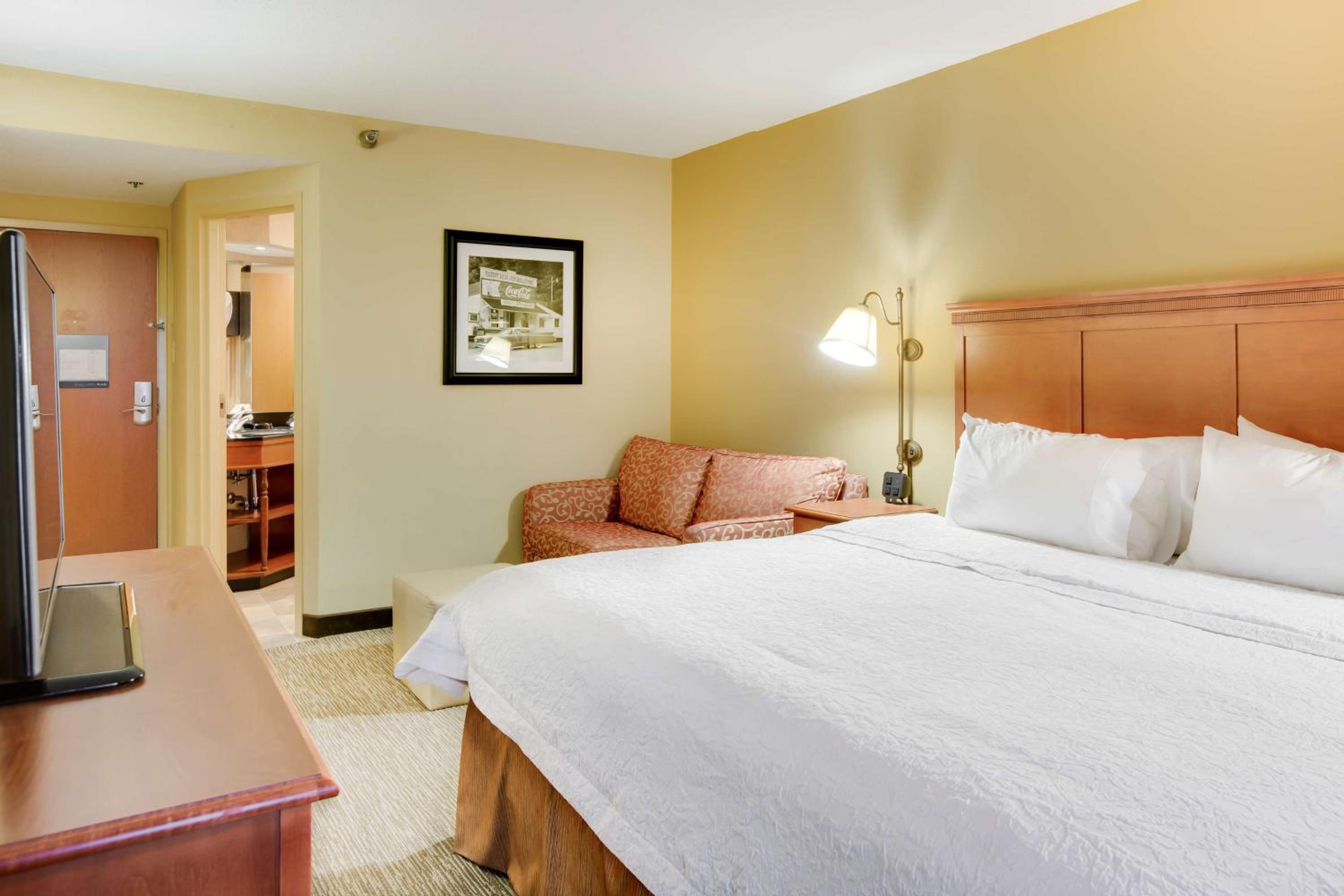 Executive King Room With Sofa Bed - Non-Smoking photo 2
