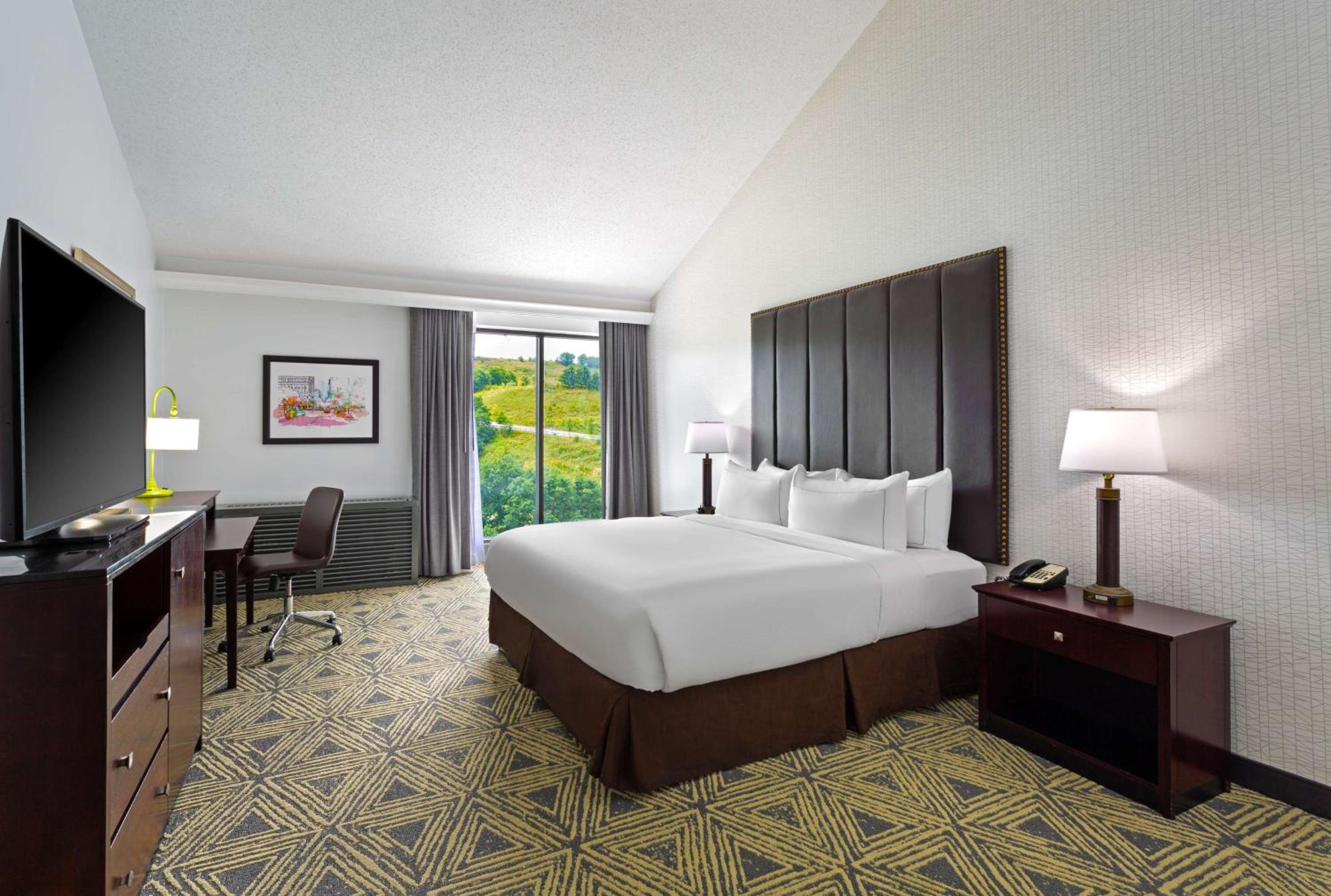 Queen Room with Two Queen Beds - Mobility Accessible/Non-Smoking photo 1