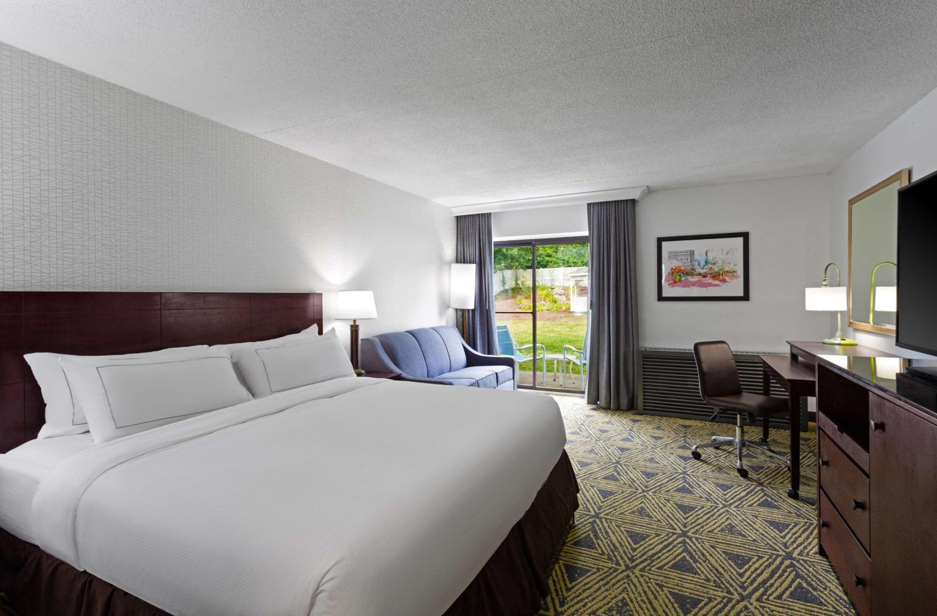 King Room with Poolside Patio and Whirlpool - Non-Smoking photo 1