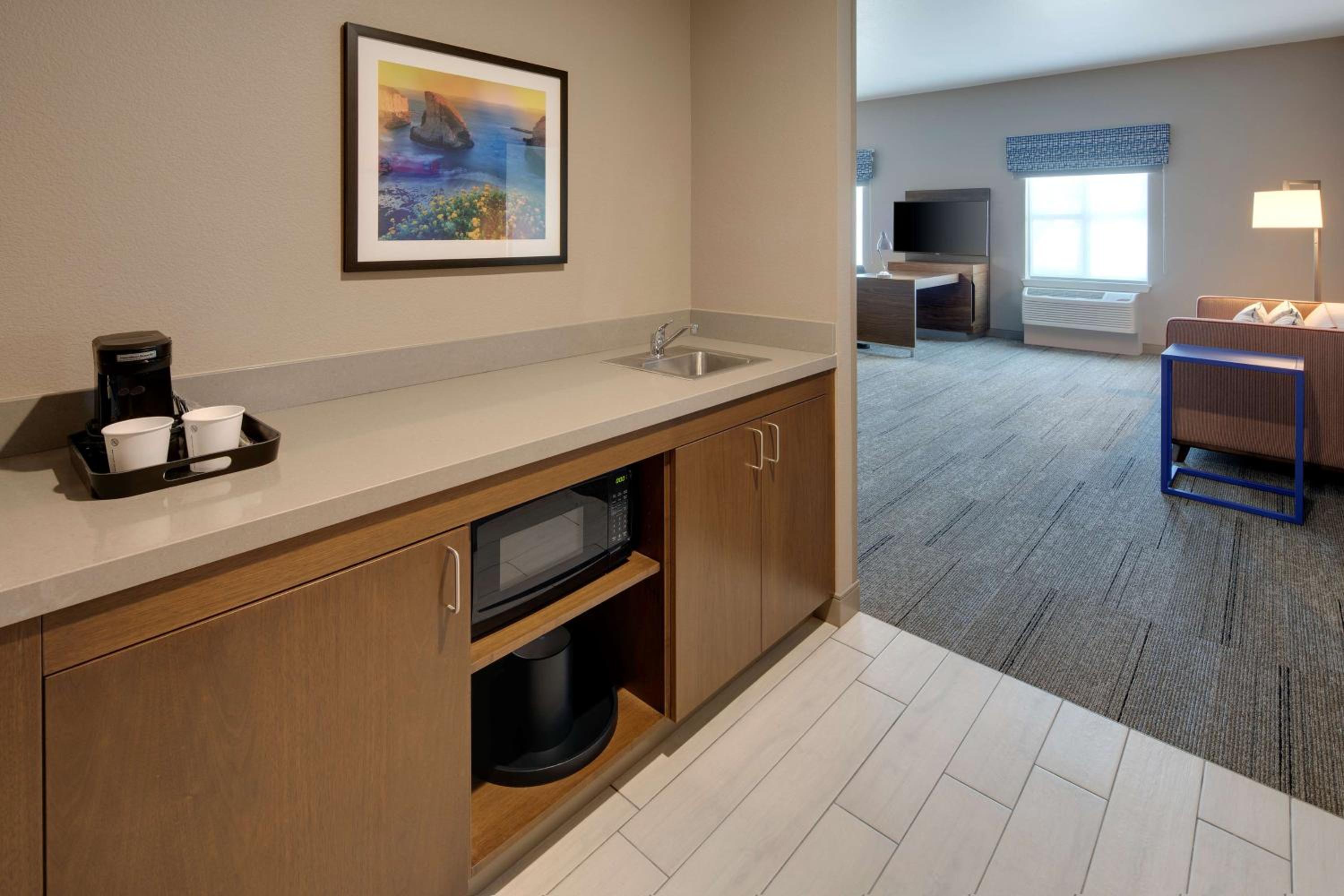 King Studio Suite - Non-Smoking - Photo 4