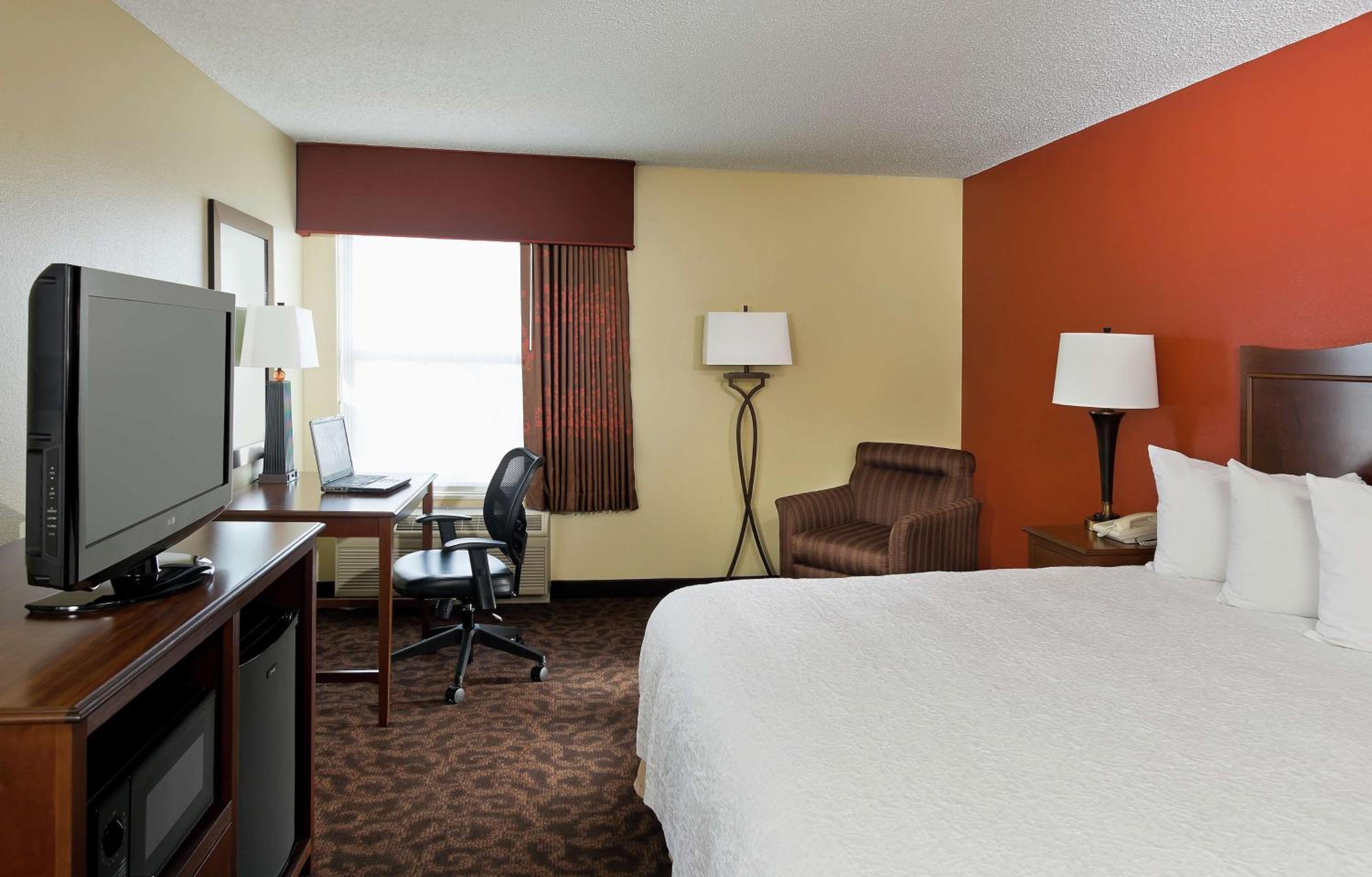 Queen Room with Two Queen Beds - Hearing Access/Non-Smoking - Photo 1