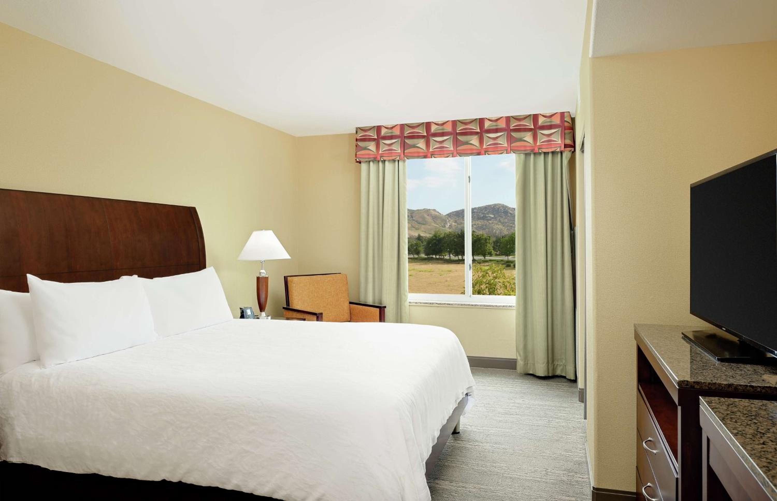 Junior King Suite - Photo 5