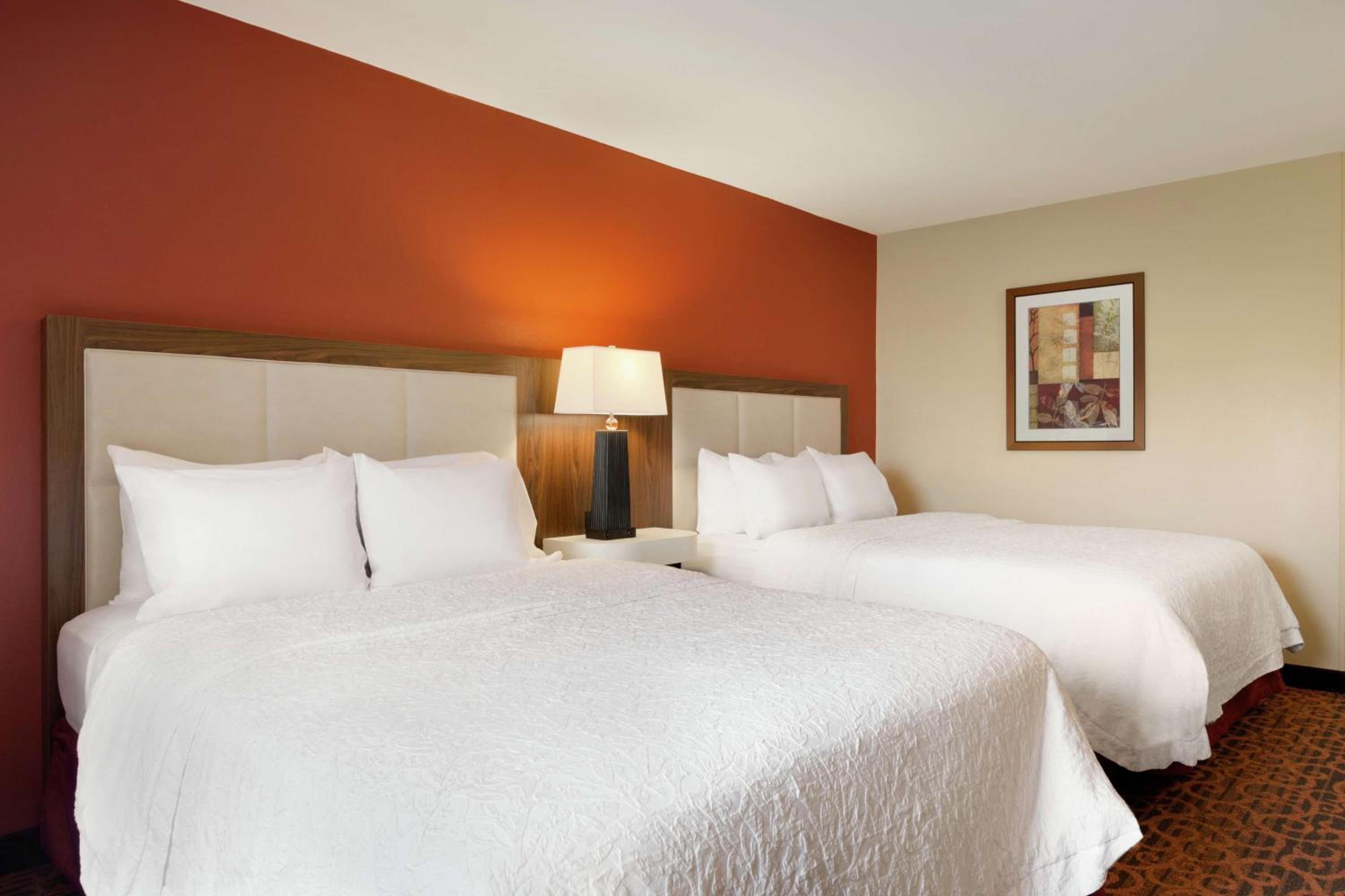 Room with Two Queen Beds - Non-Smoking - Photo 3