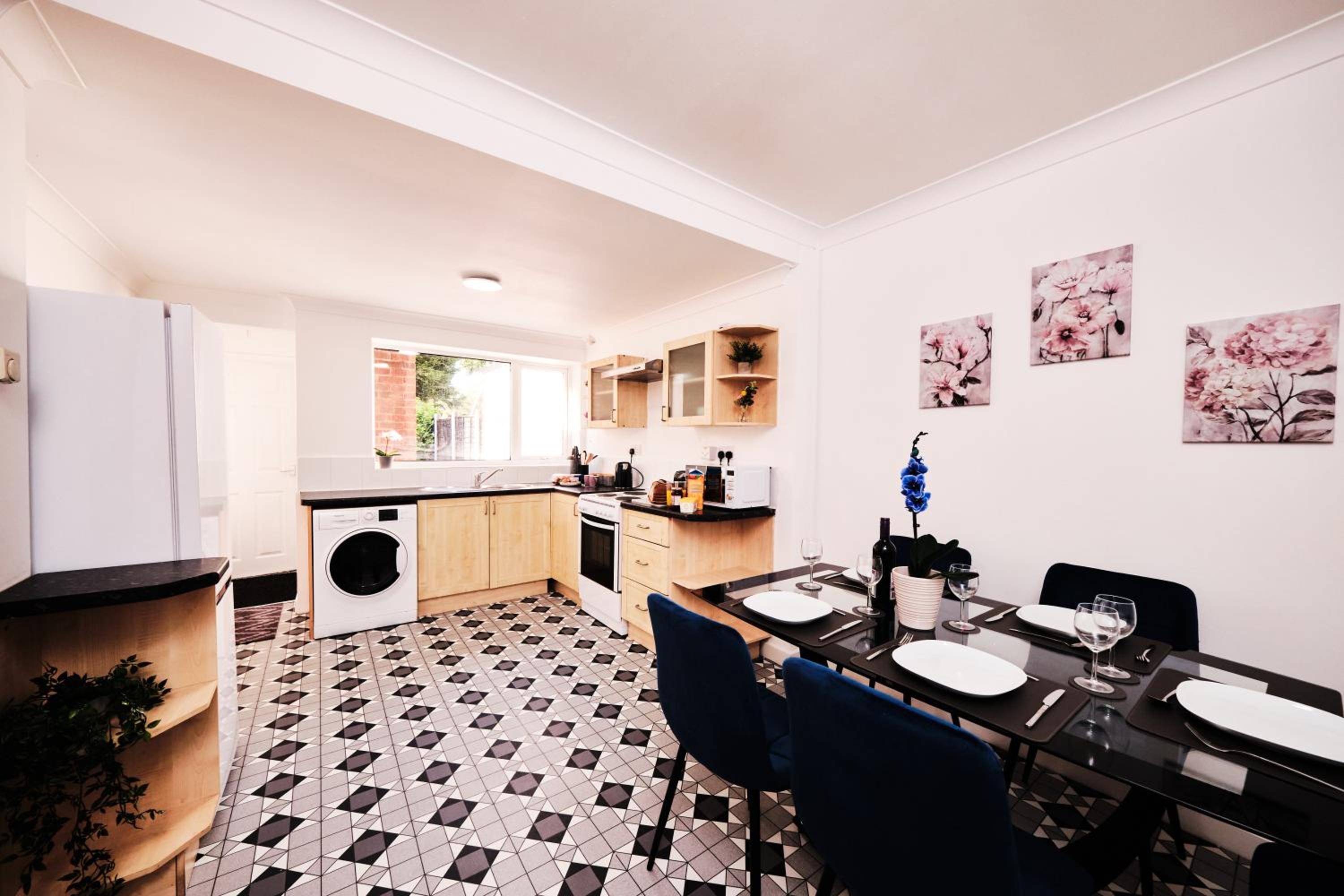 Three-Bedroom House photo 2