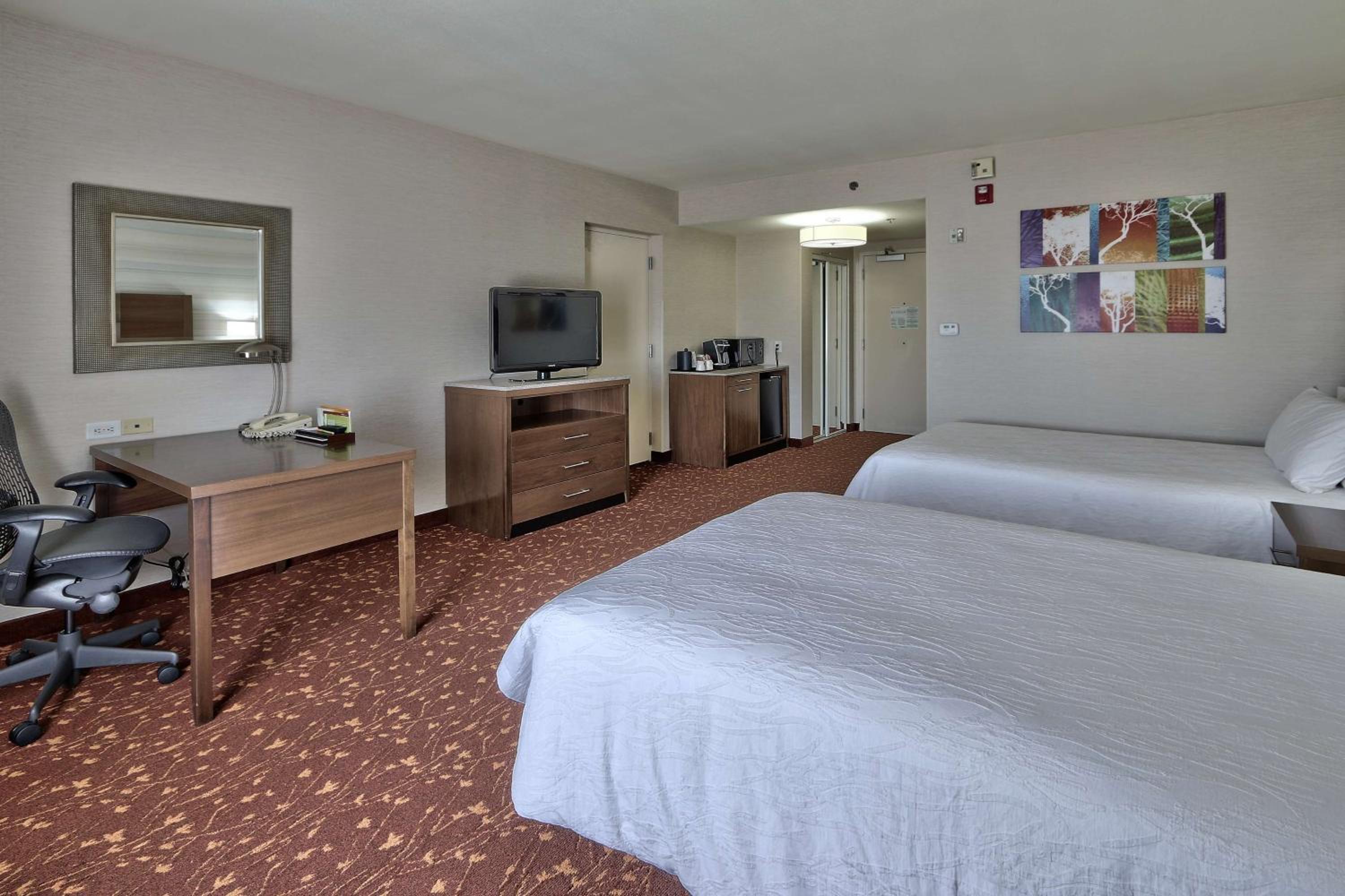 Twin Room - Disability Access with Roll-In Shower photo 1