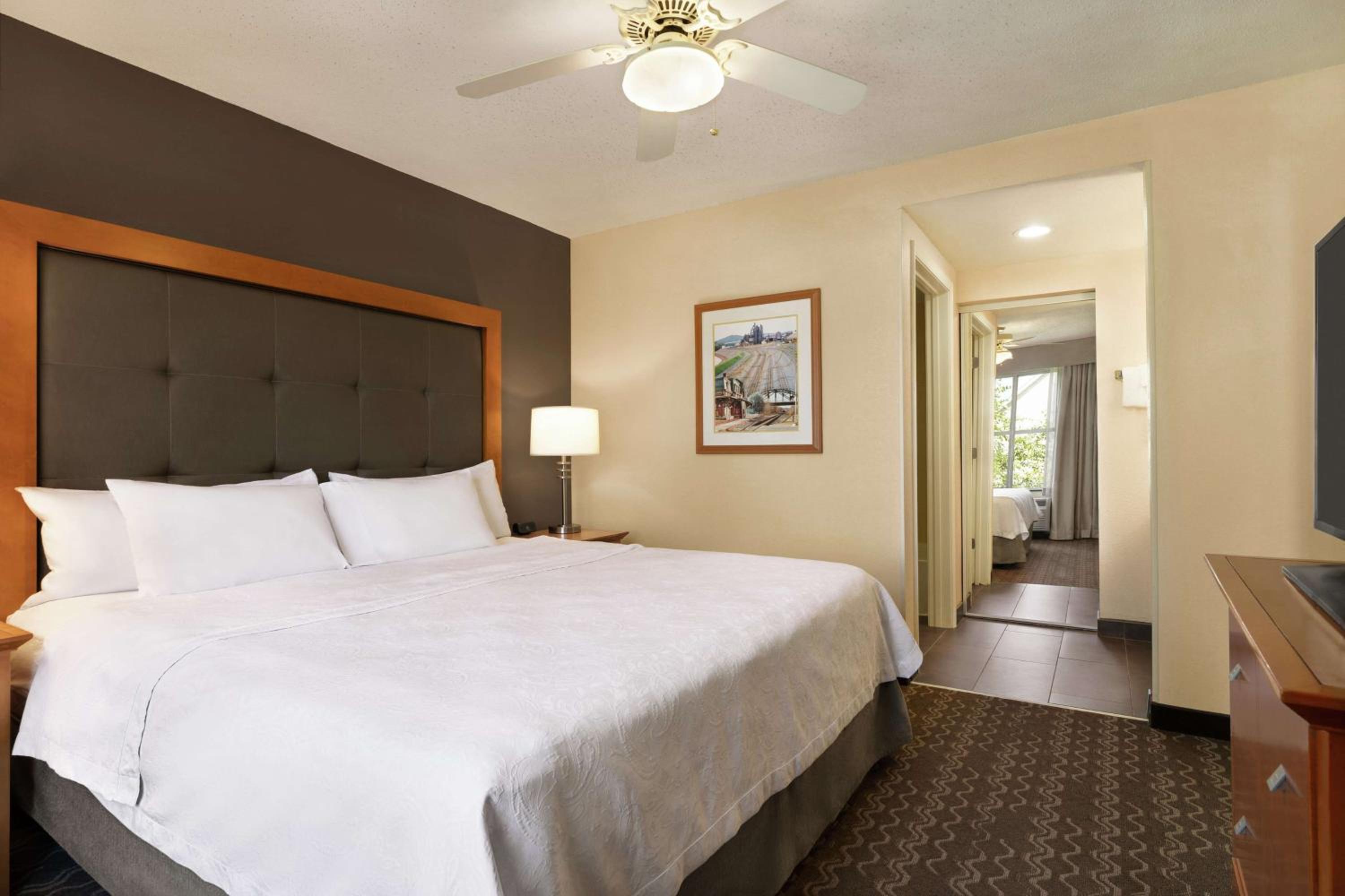 One-Bedroom King Suite - Non-Smoking - Photo 1