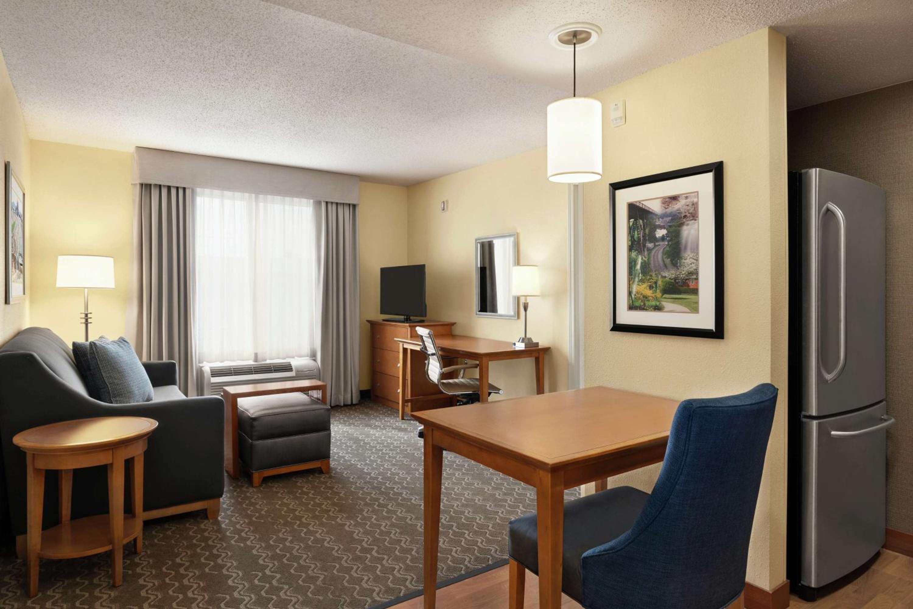 One-Bedroom King Suite - Non-Smoking - Photo 4