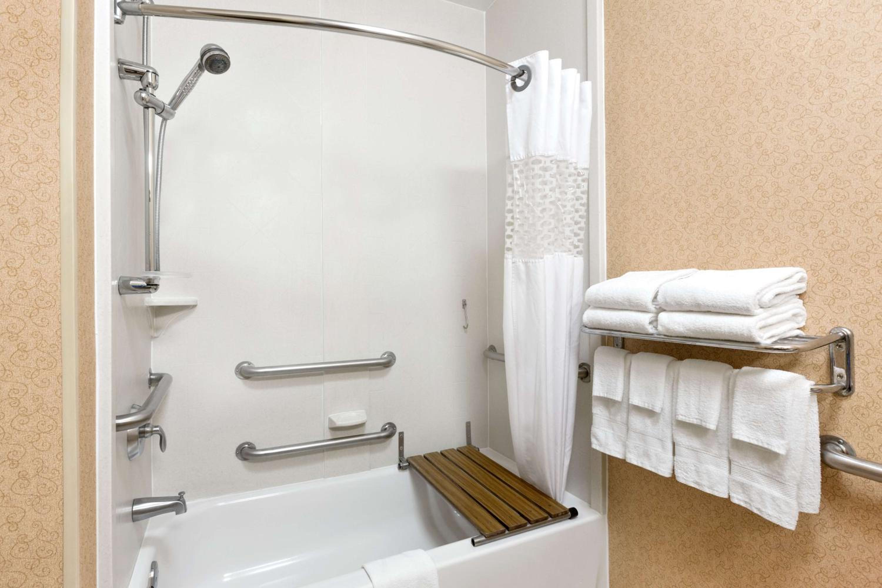 King Room - Mobility Access/Non-Smoking - Photo 4