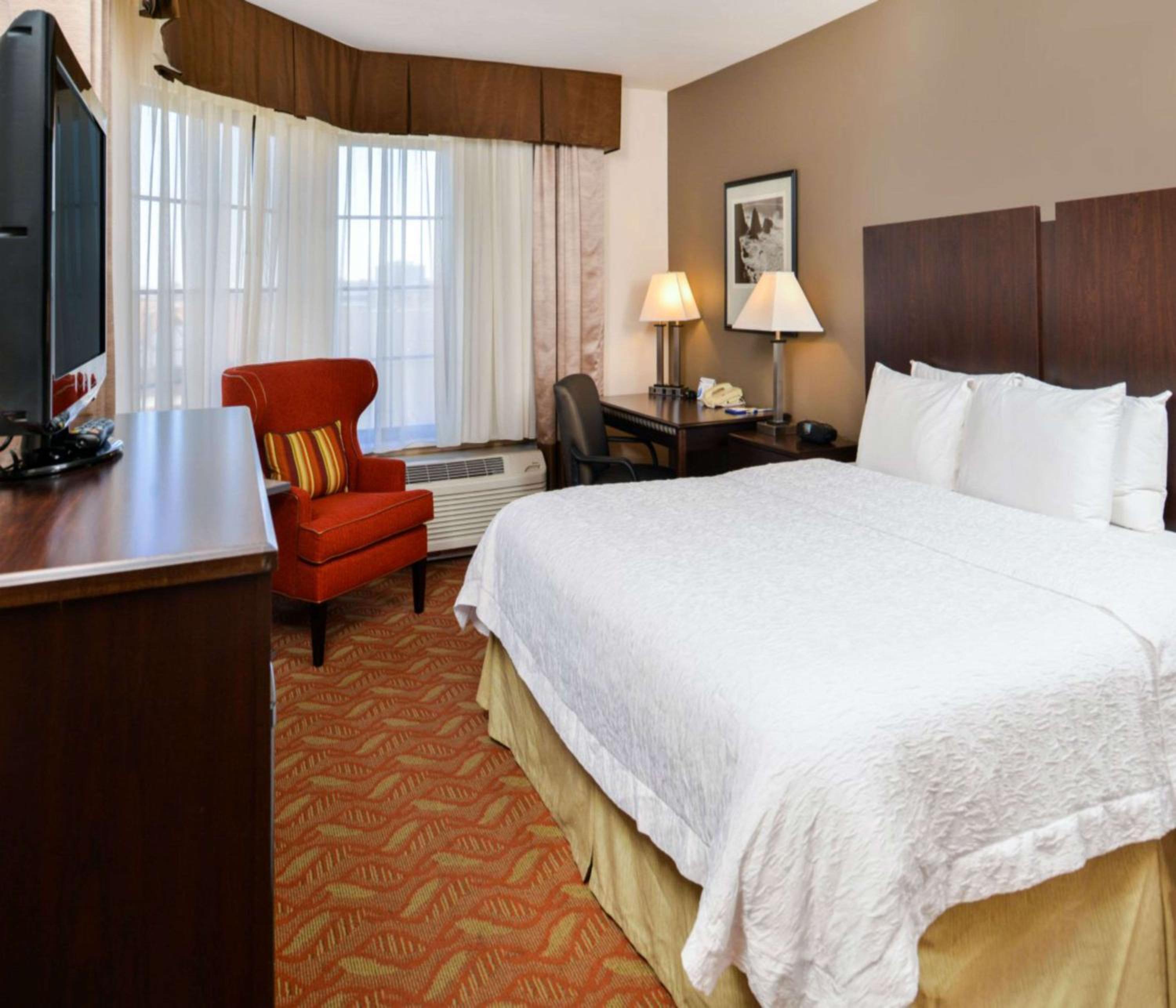 Standard King Room - Photo 4