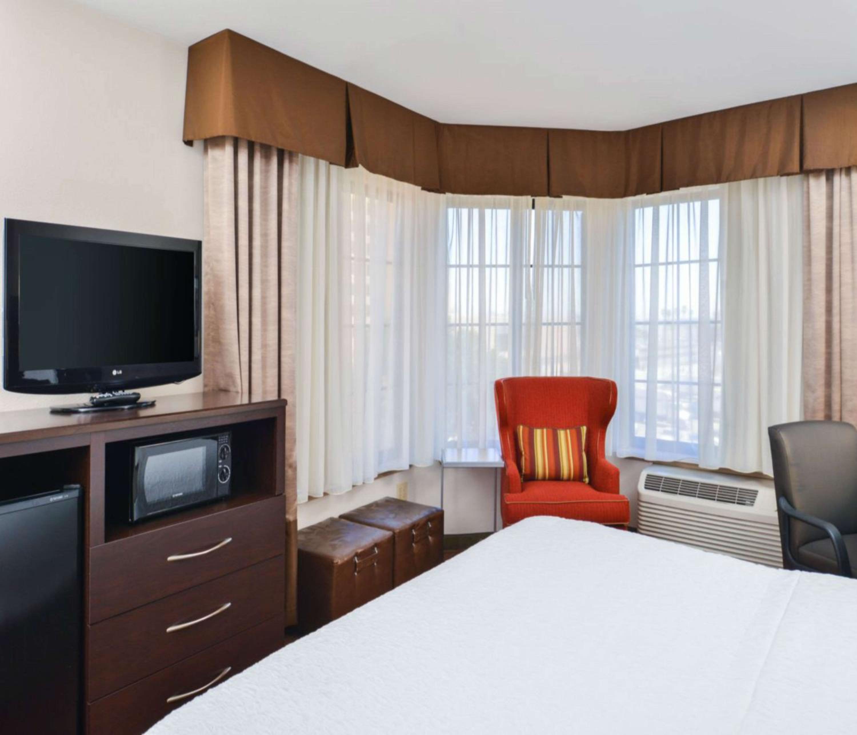 Standard King Room - Photo 2