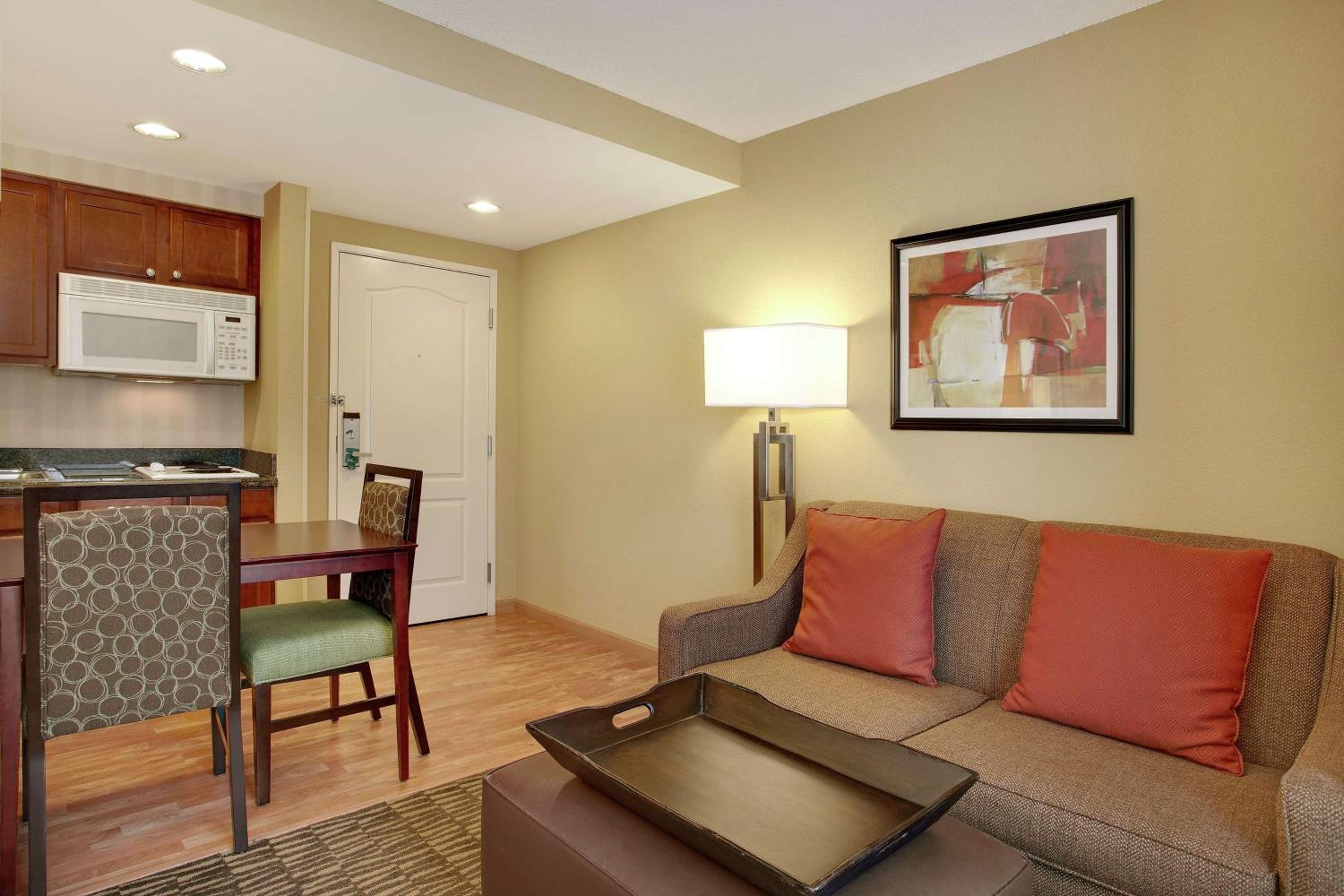 King Studio Suite - Non-Smoking - Photo 3