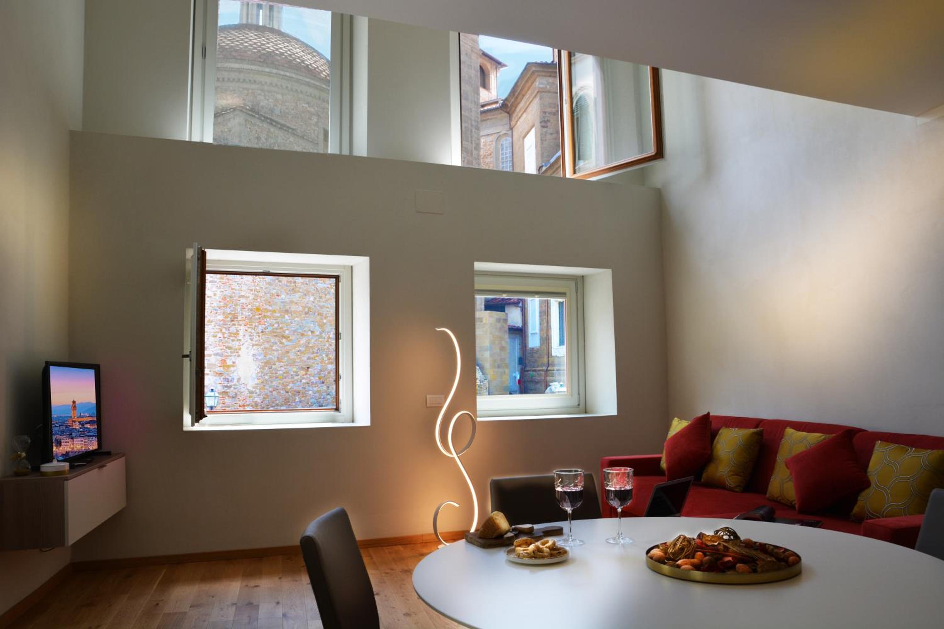 Apartment - Split Level with View photo 1