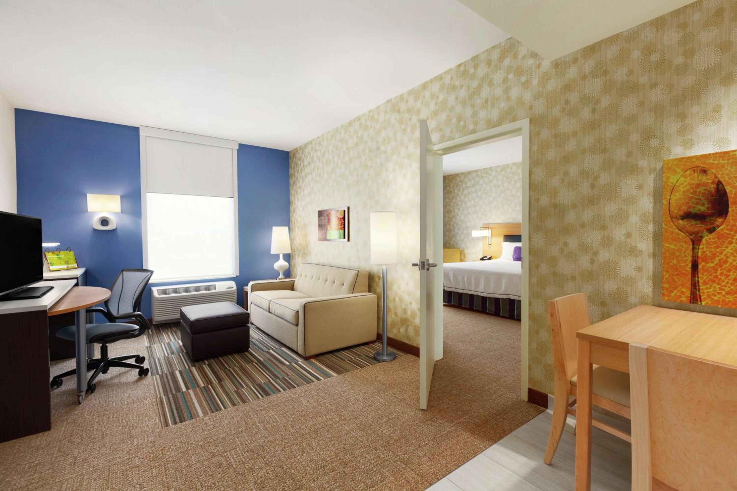 One-Bedroom King Suite - Non-Smoking photo 2