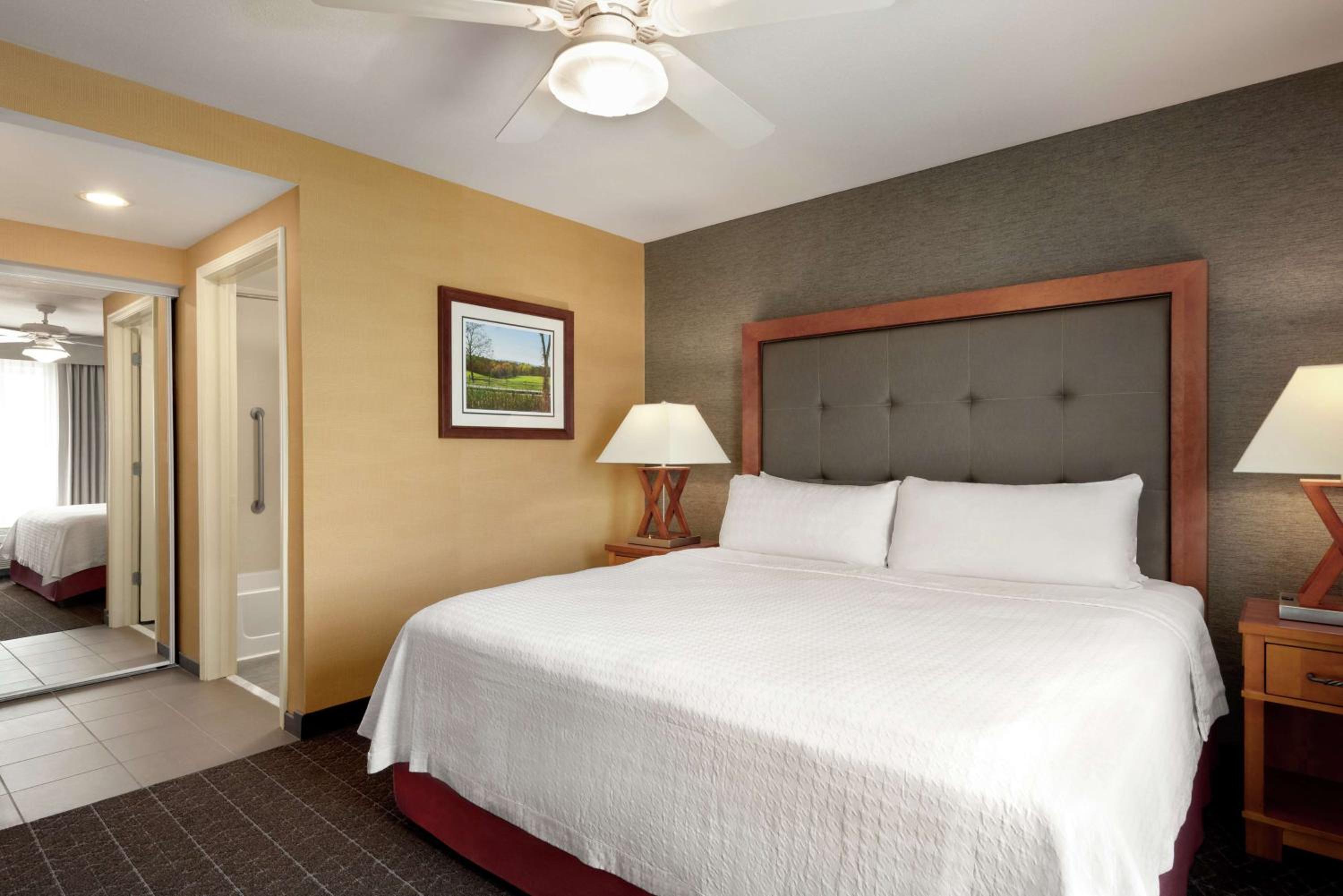 Two-Bedroom King Suite with Two King Beds photo 3