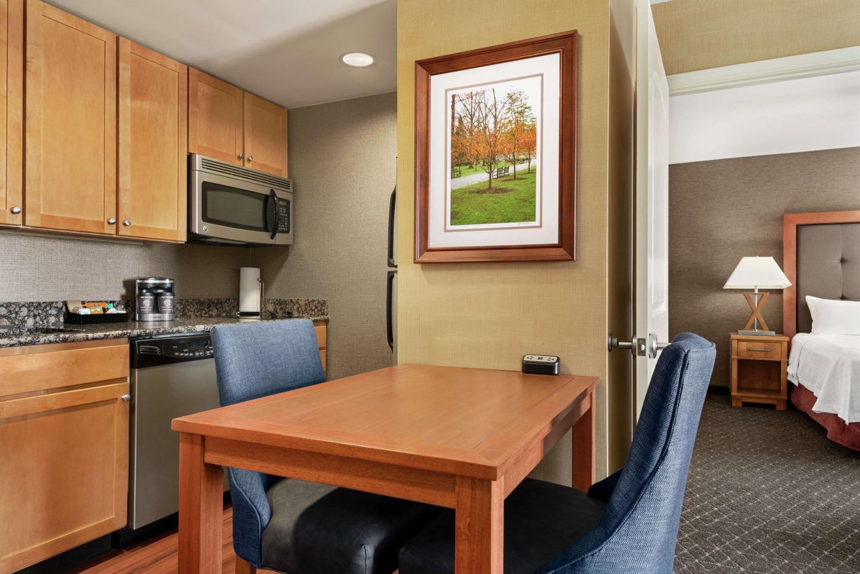 One-Bedroom King Suite photo 3