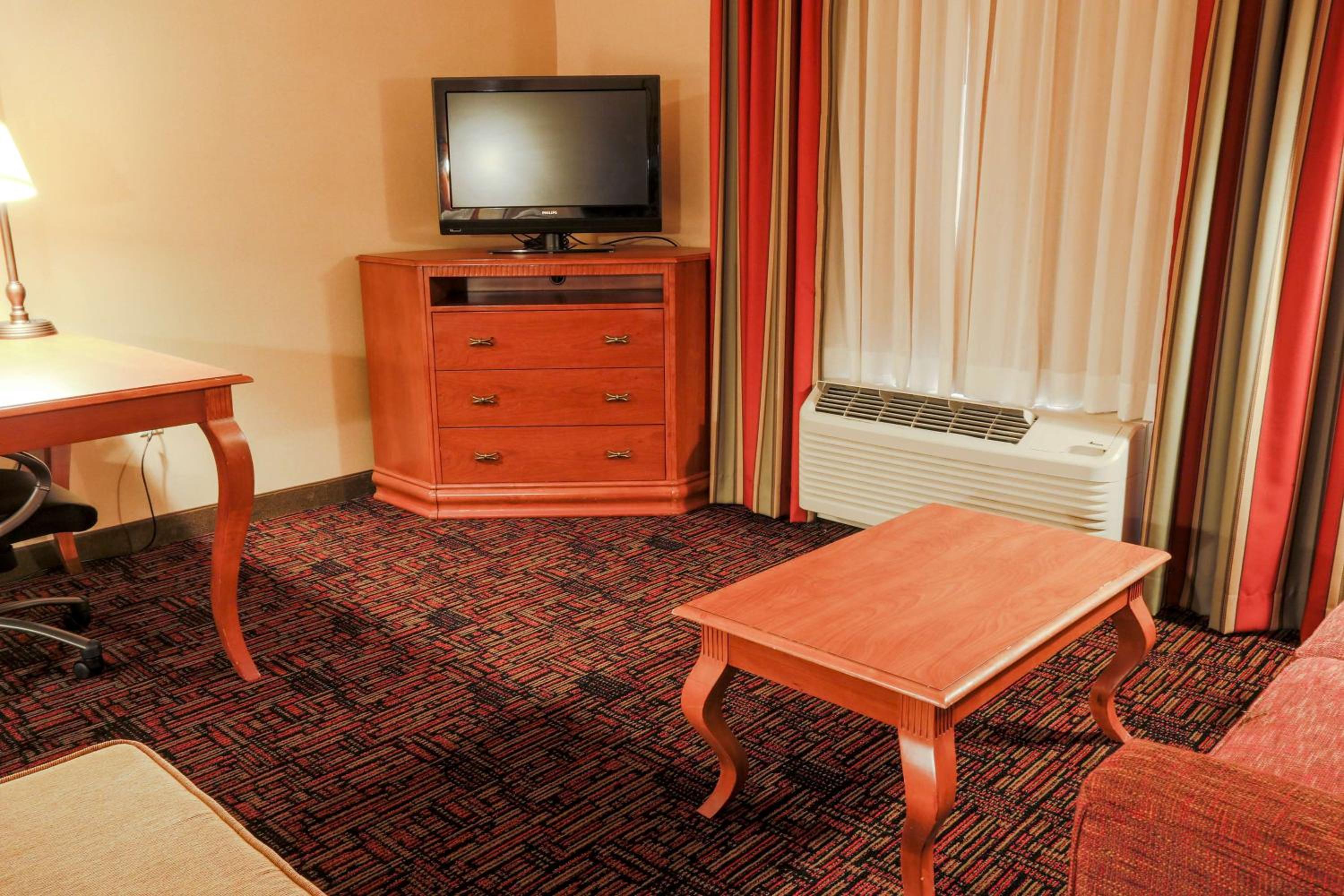 King Room with King Bed - Non-Smoking - Photo 1