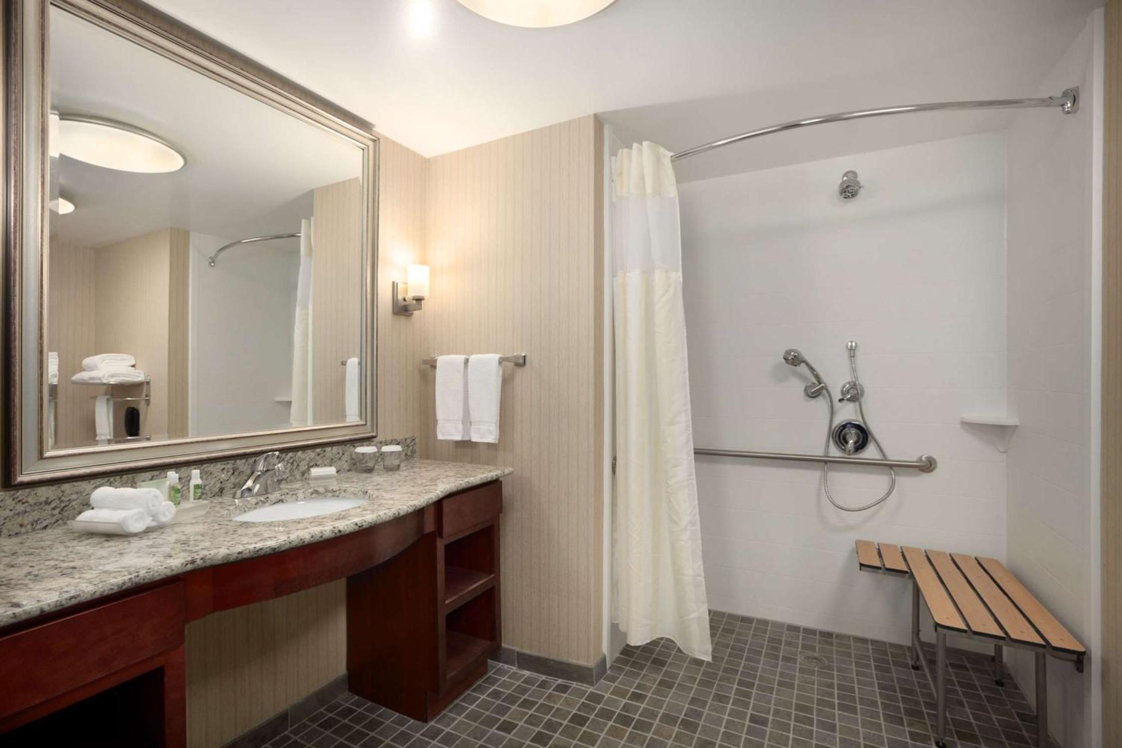 King Studio Suite - Non-Smoking - Photo 2