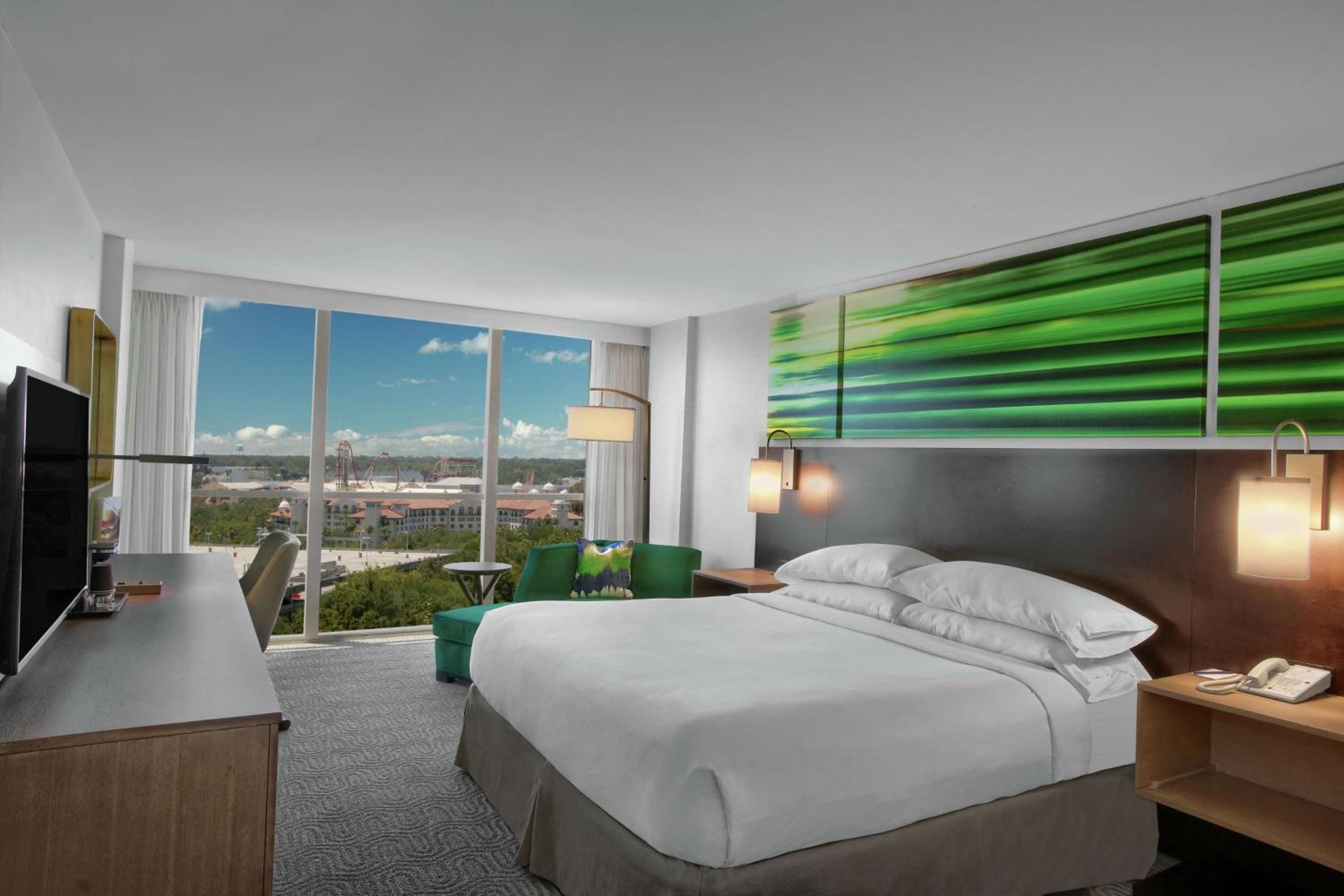 King Room with View - Non-Smoking photo 1