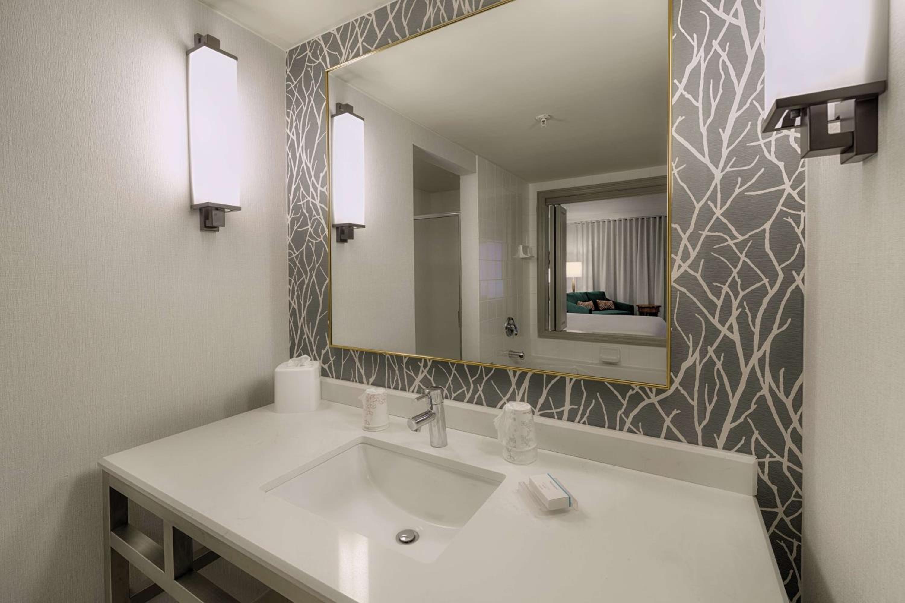 King Room with Whirlpool - Photo 4