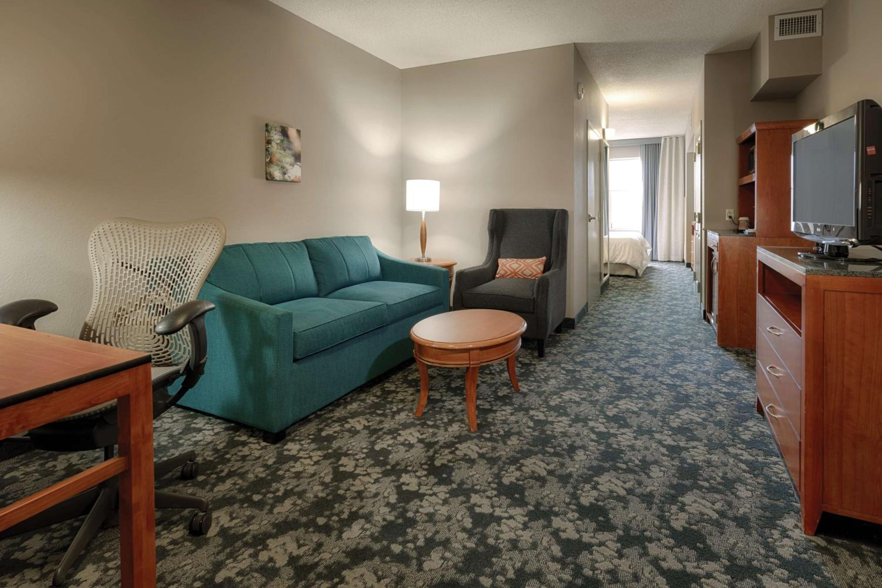 One-Bedroom King Suite with Sofa Bed - Photo 3