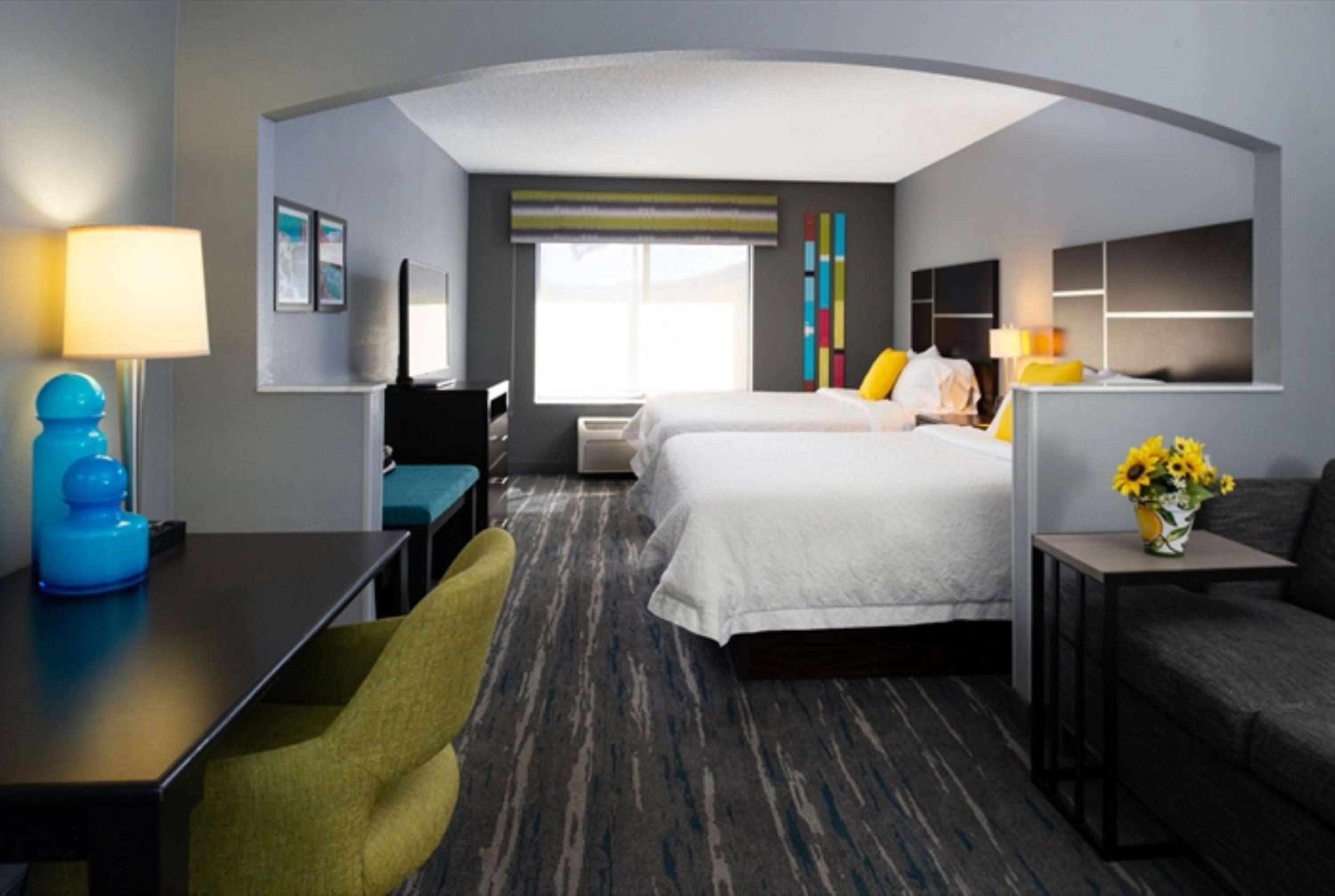 Room with Two Queen Beds - Non-Smoking - Photo 6