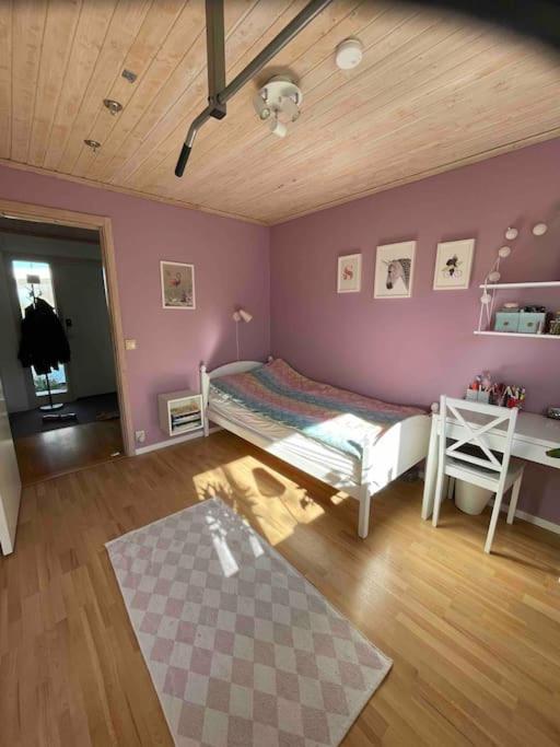 Four-Bedroom House photo 2