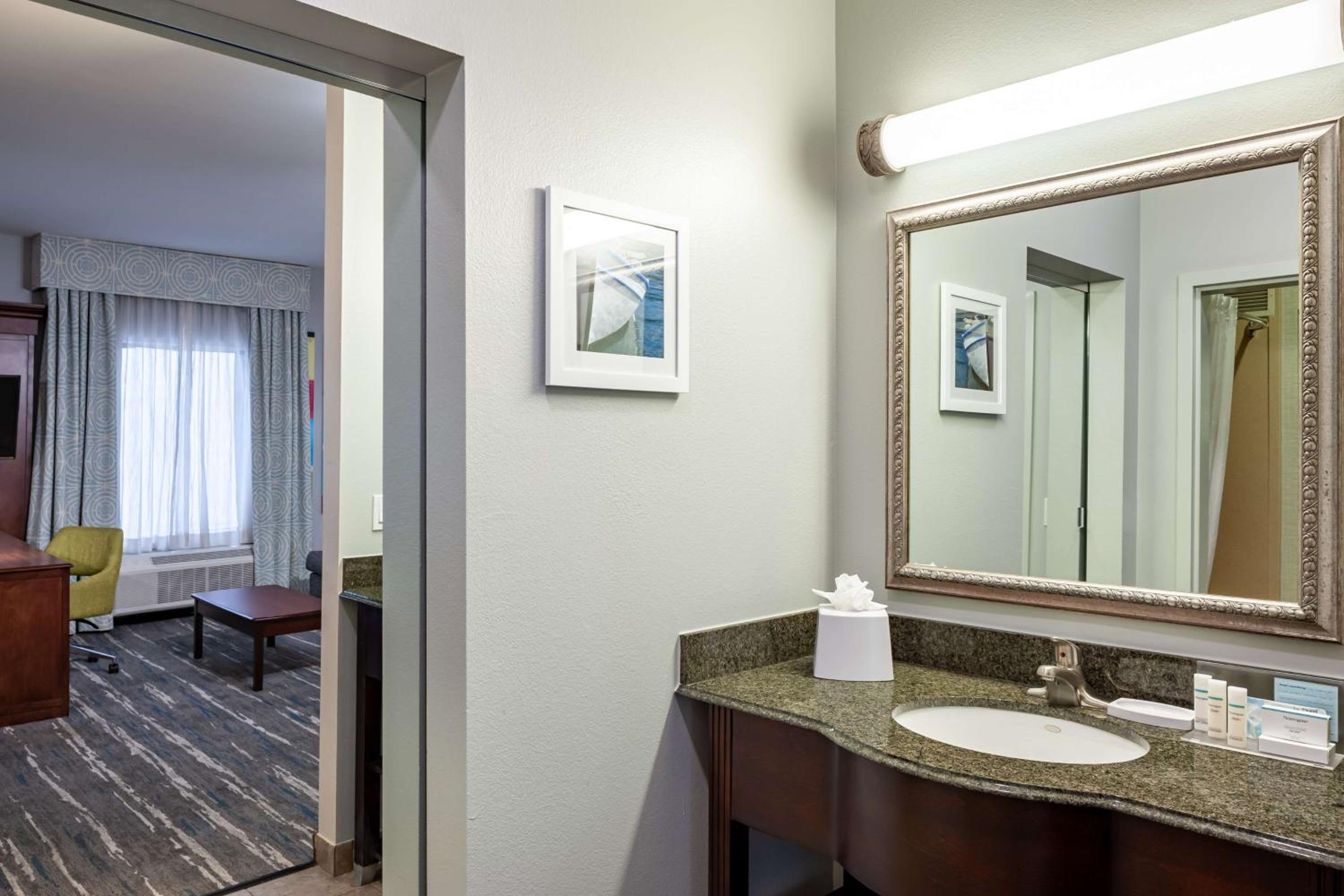 King Studio Suite - Non-Smoking - Photo 2