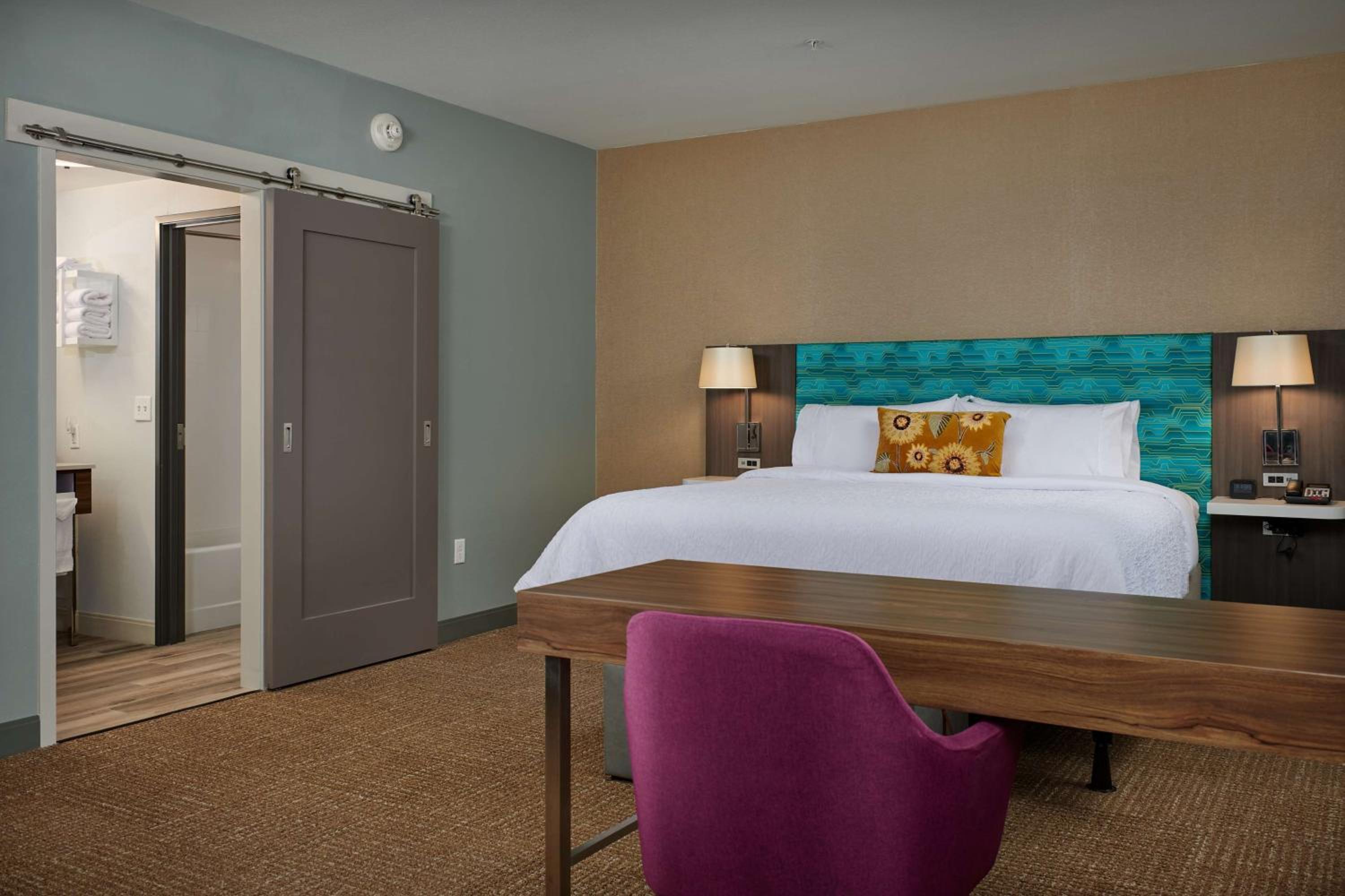 One-Bedroom King Suite - Non-Smoking - Photo 1