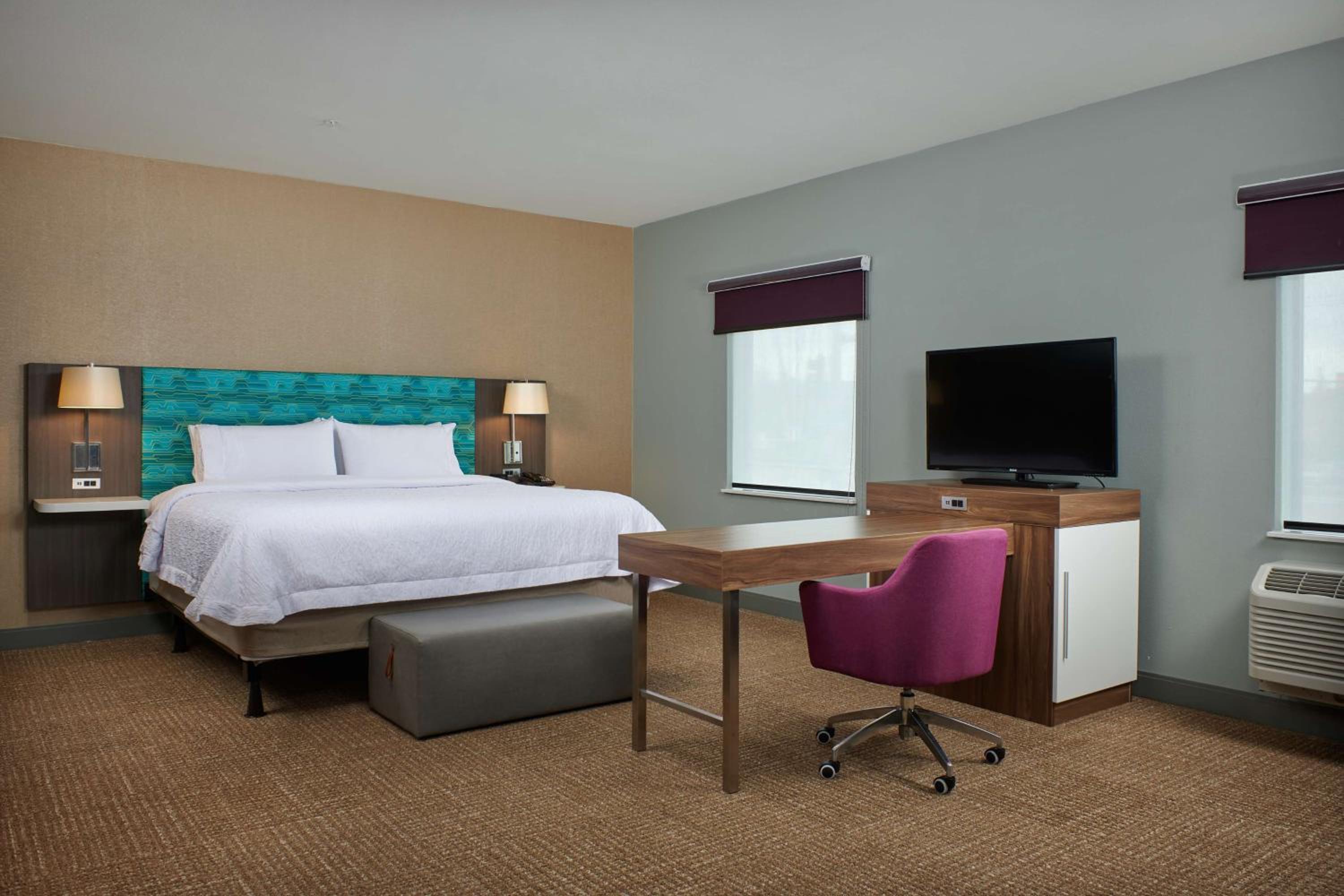 One-Bedroom King Suite - Non-Smoking - Photo 6