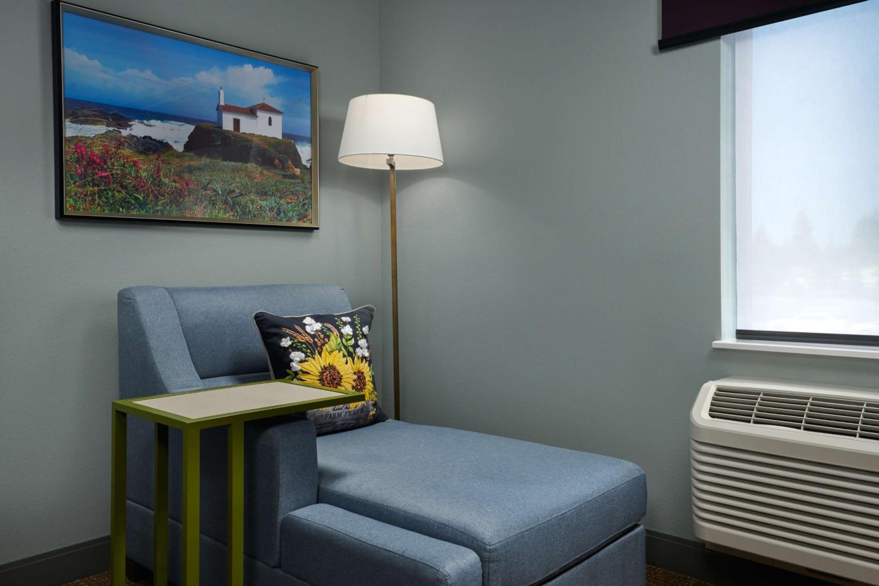 King Room - Non-Smoking - Photo 1