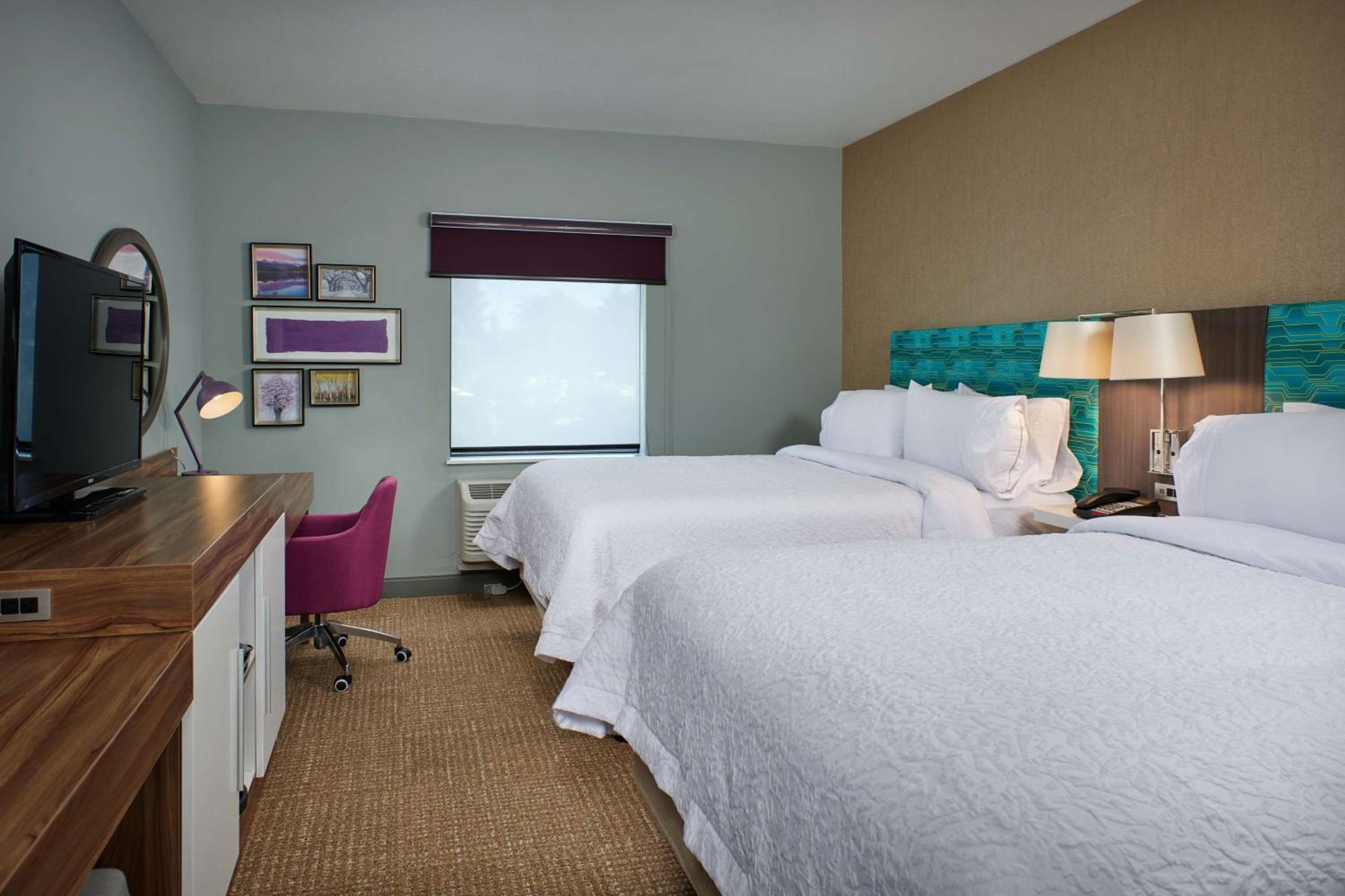 Queen Room with Two Queen Beds - Non-Smoking - Photo 1