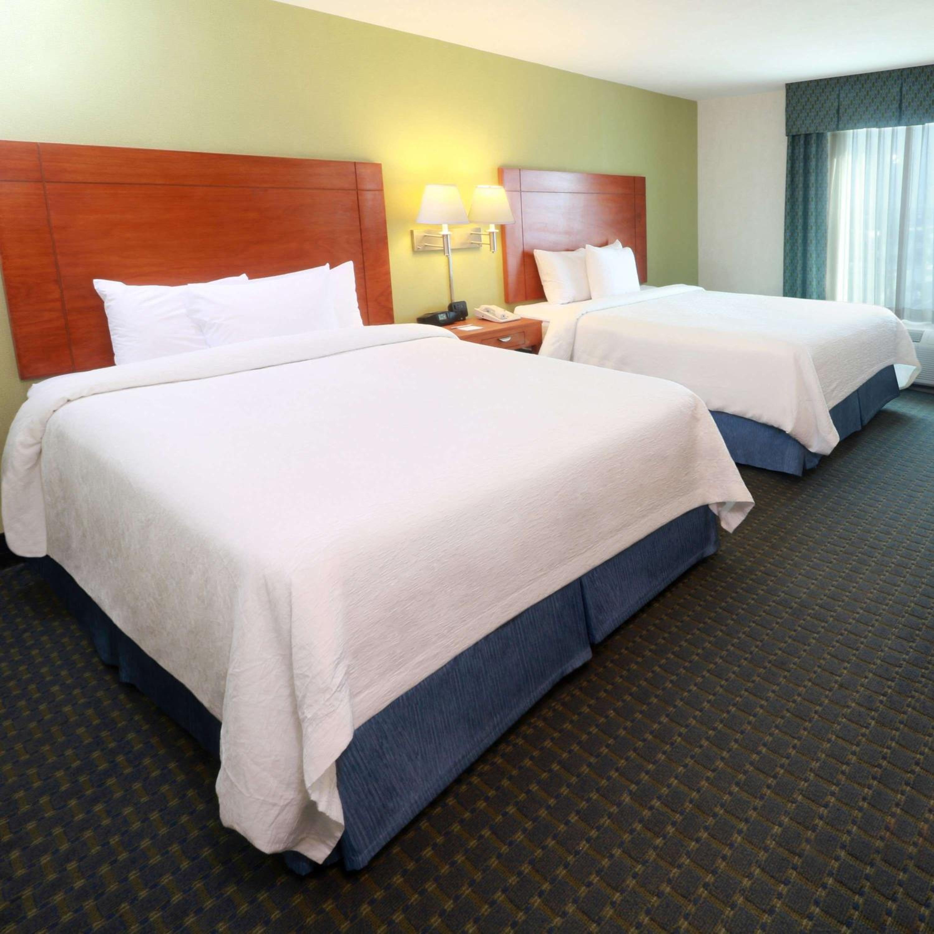 Room with Two Queen Beds - Non-Smoking - Photo 1